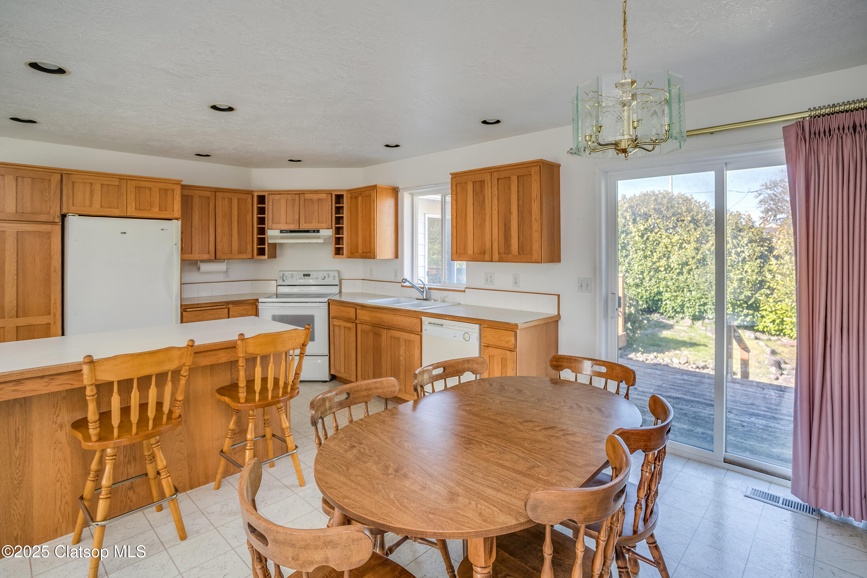 1126 Avenue E Property Photo 8