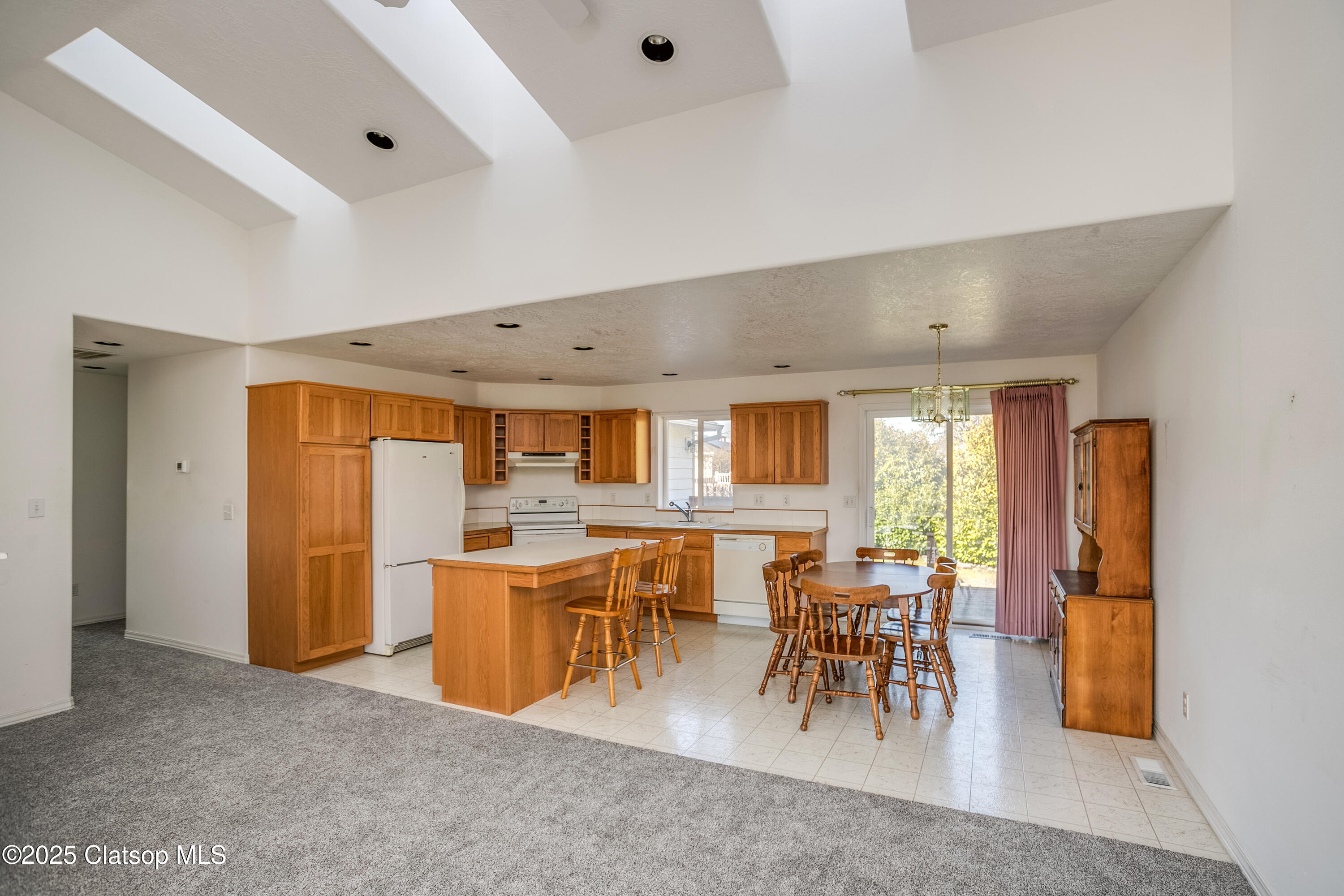 1126 Avenue E Property Photo 10