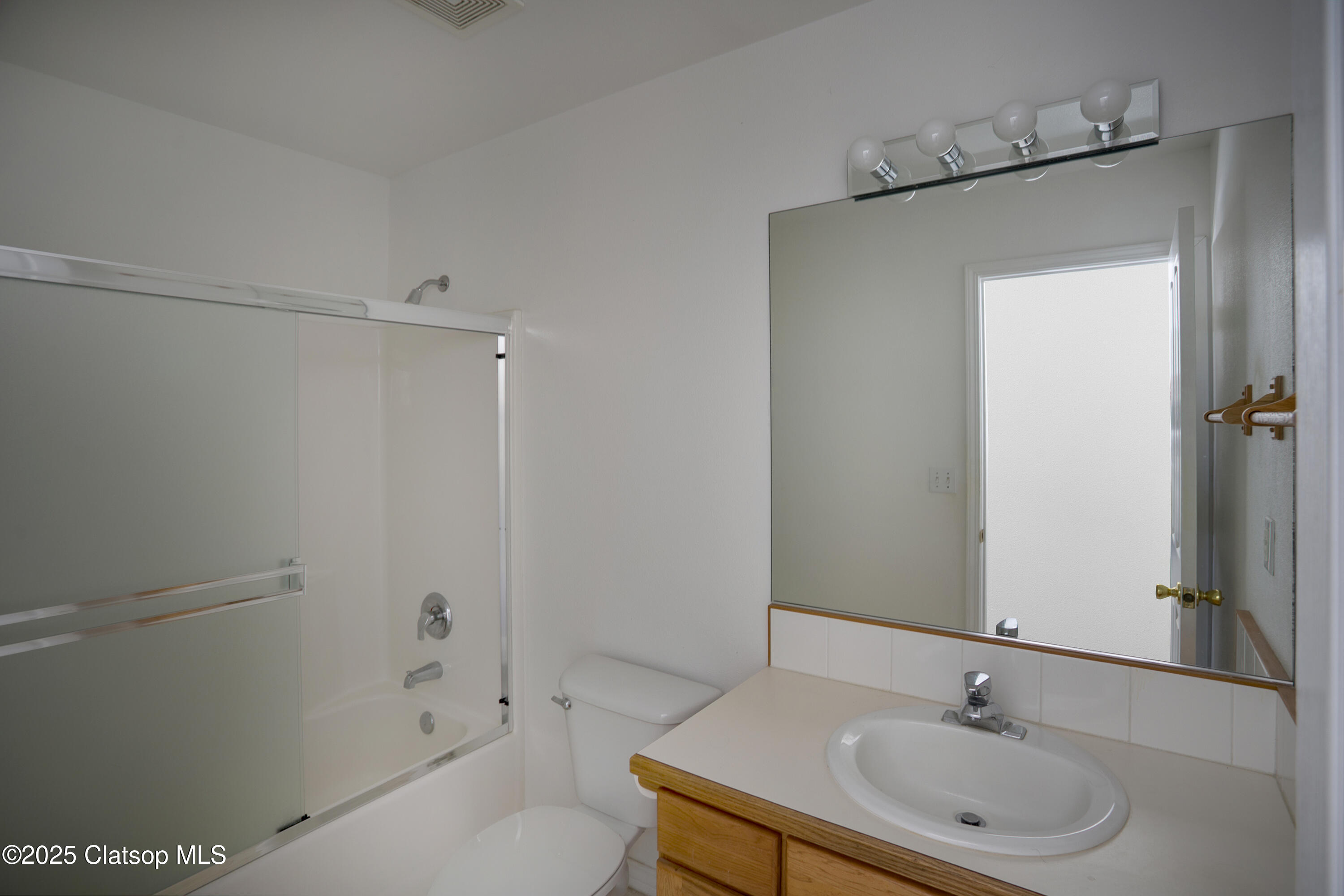 1126 Avenue E Property Photo 18
