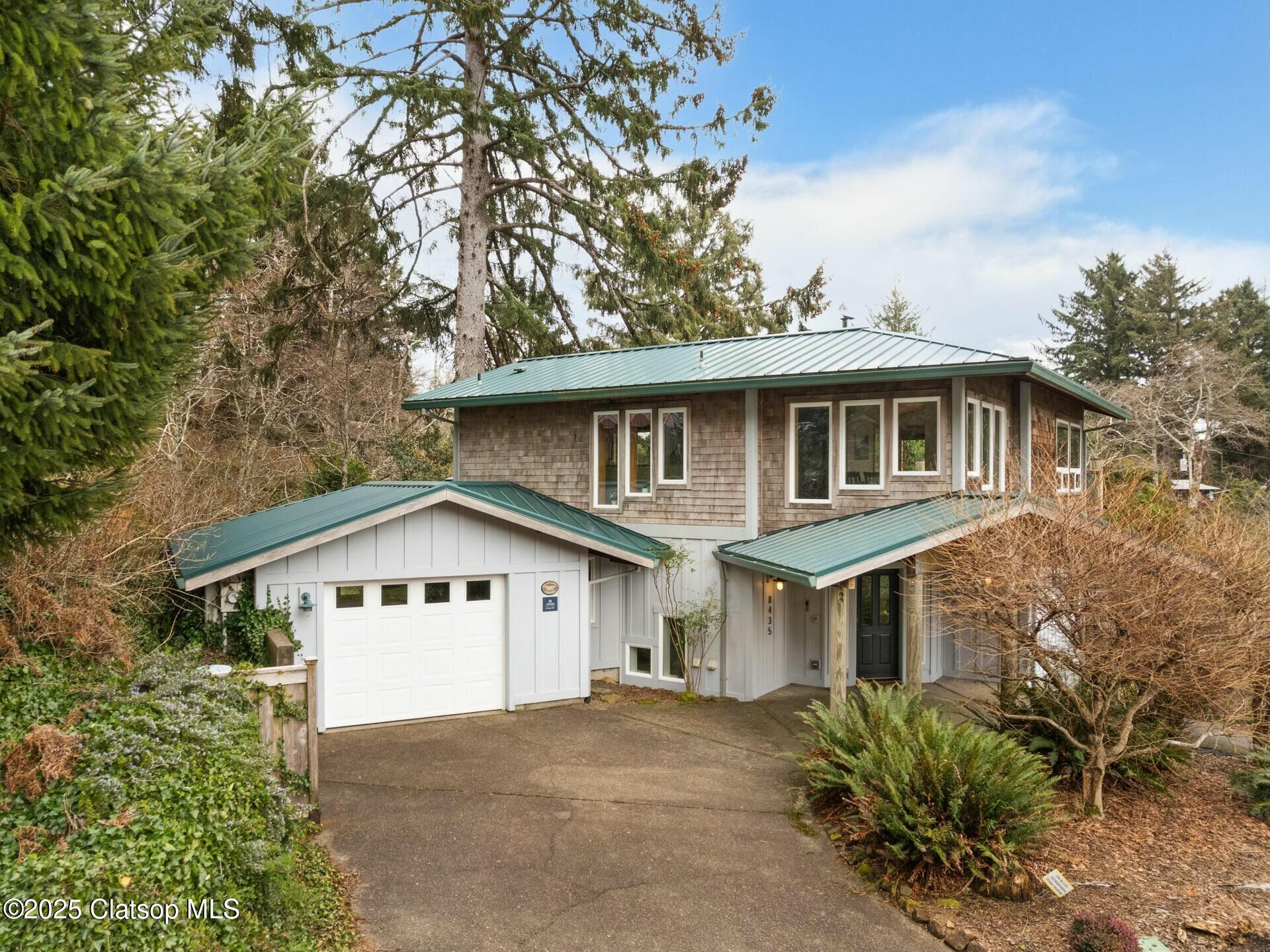 8435 Treasure Rocks Road Property Photo 1