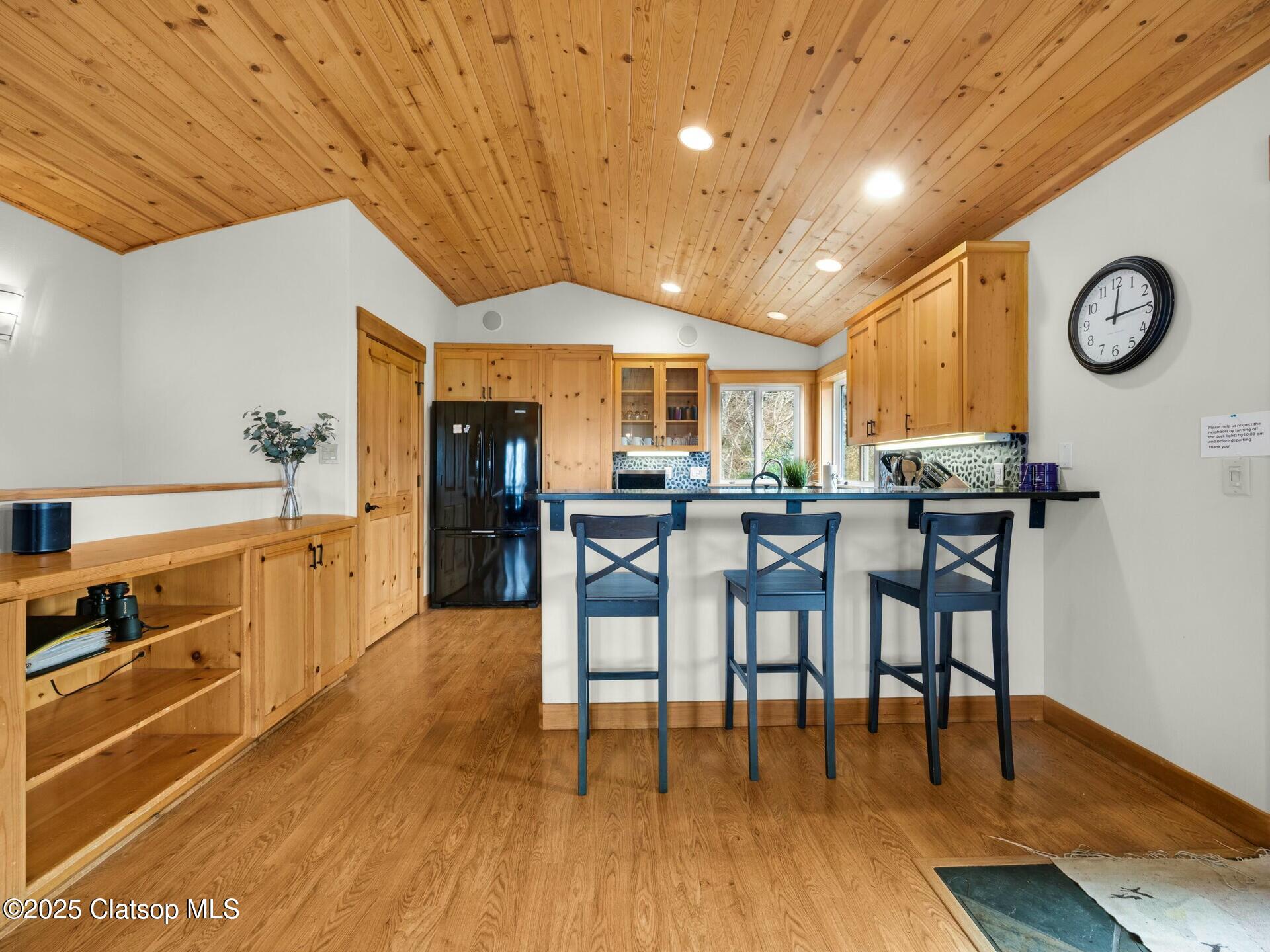 8435 Treasure Rocks Road Property Photo 12