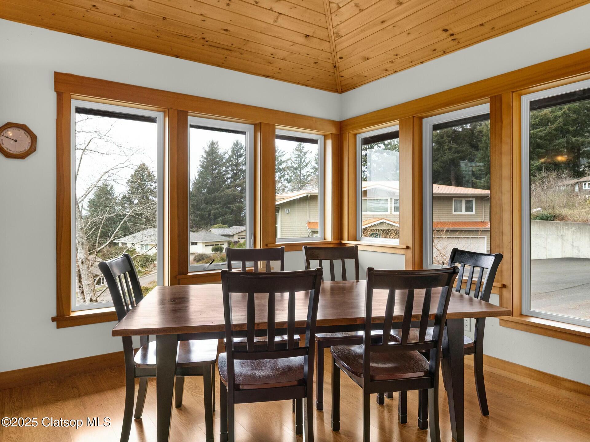 8435 Treasure Rocks Road Property Photo 14