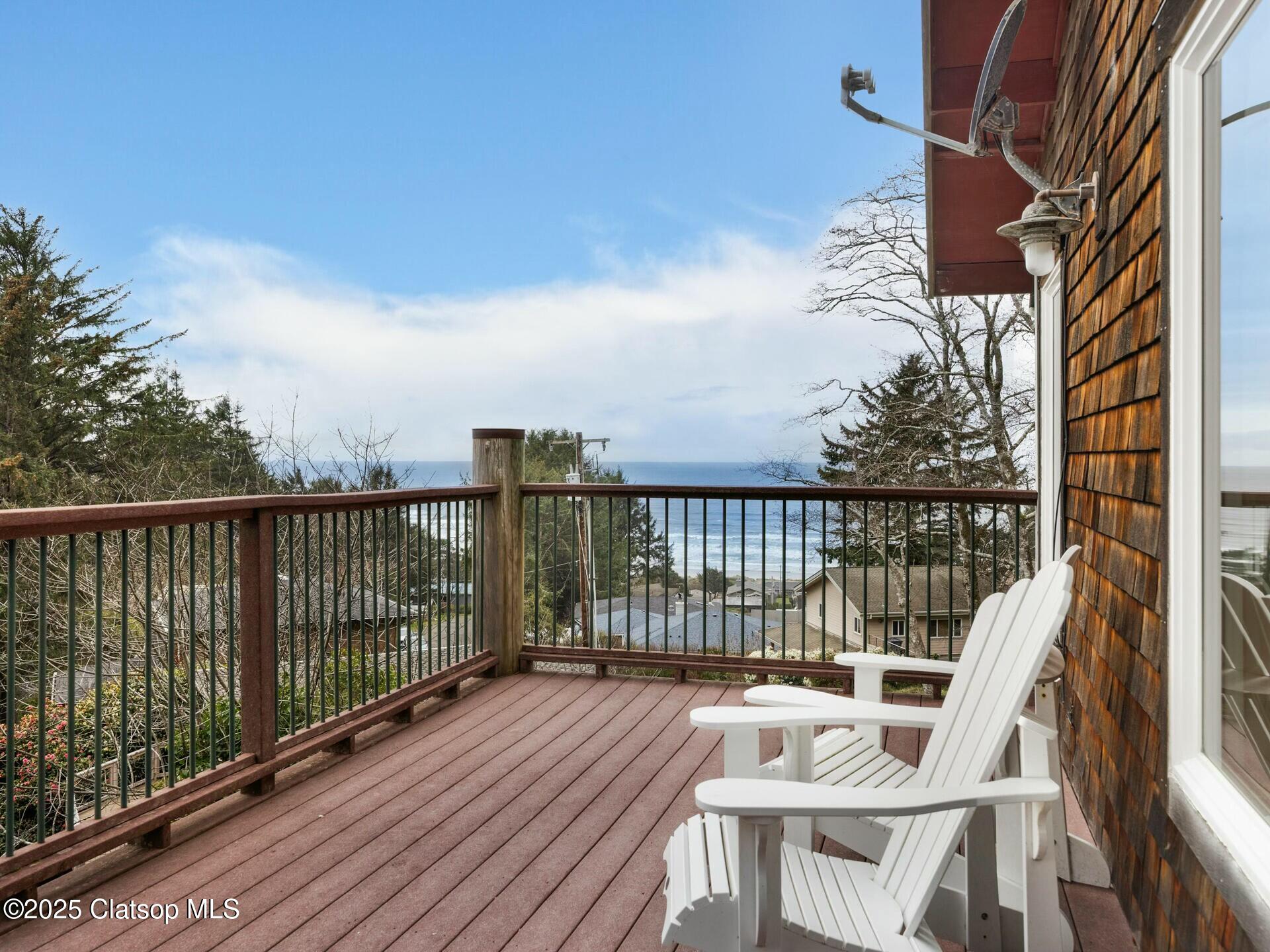 8435 Treasure Rocks Road Property Photo 18