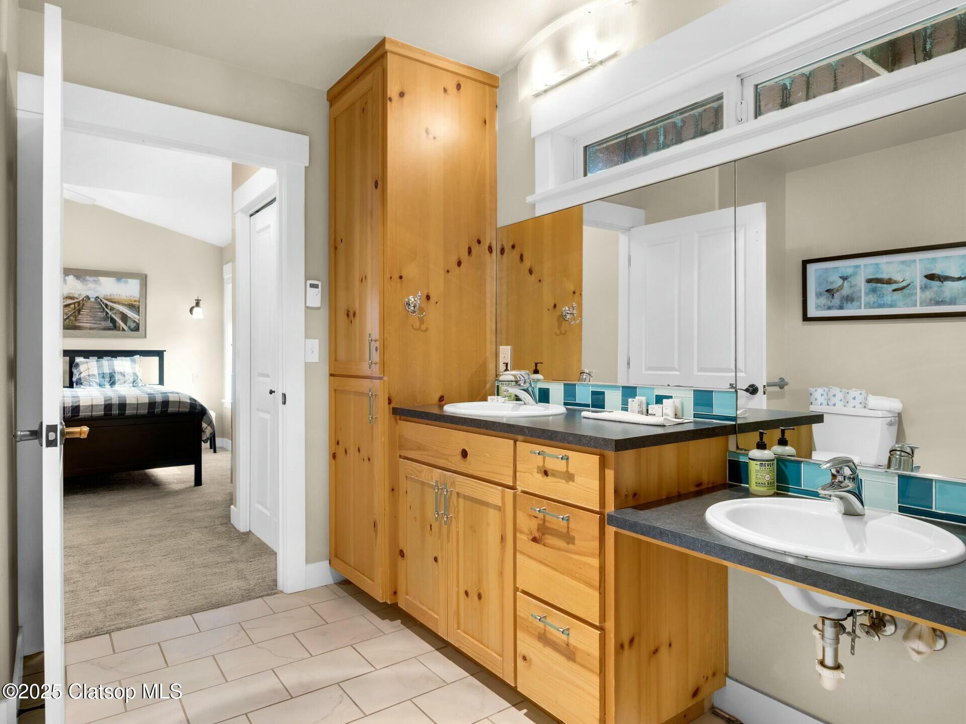 8435 Treasure Rocks Road Property Photo 24