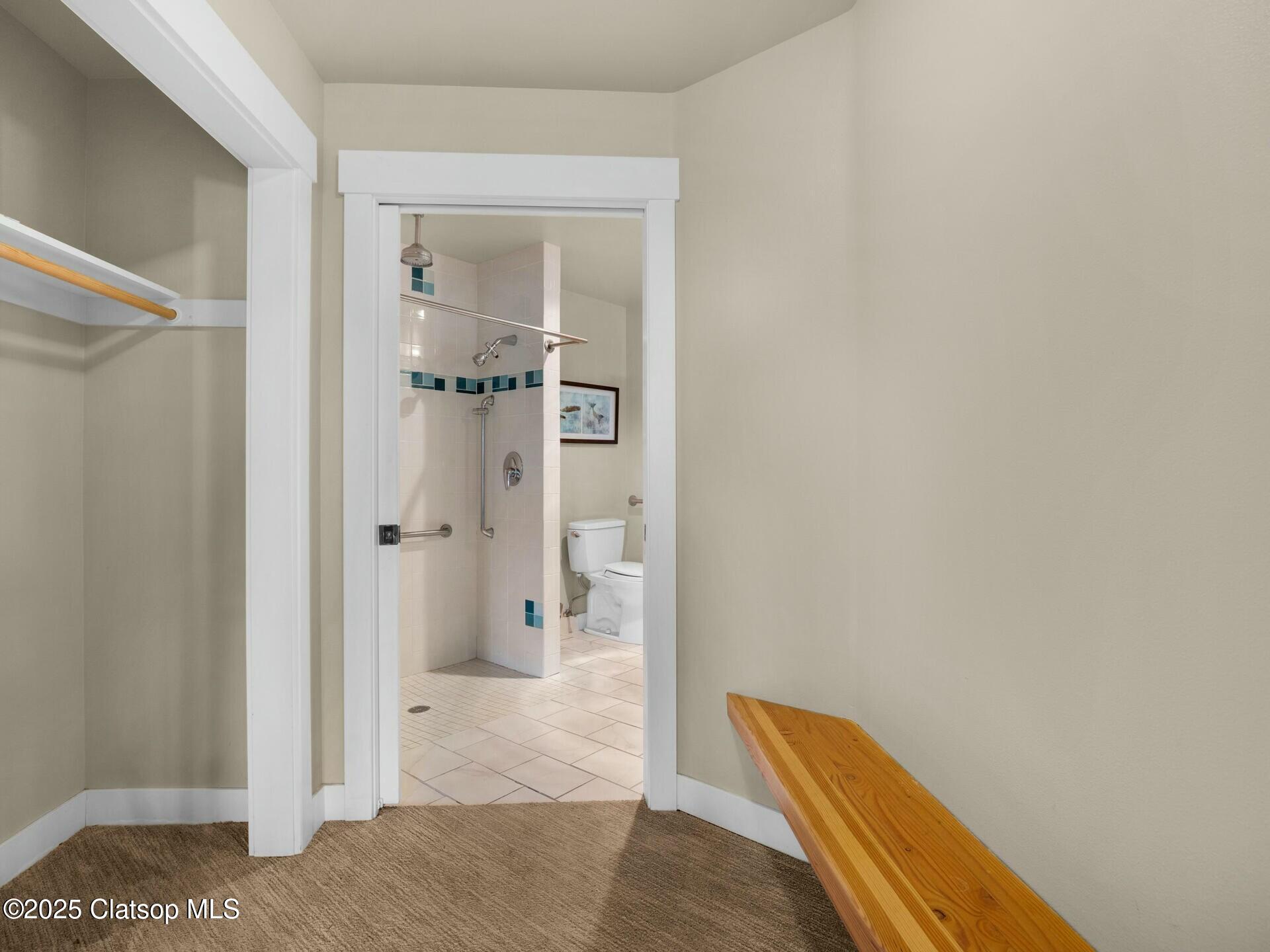 8435 Treasure Rocks Road Property Photo 28