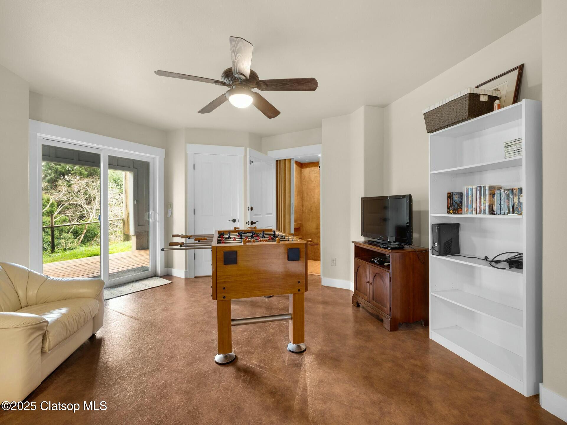 8435 Treasure Rocks Road Property Photo 34