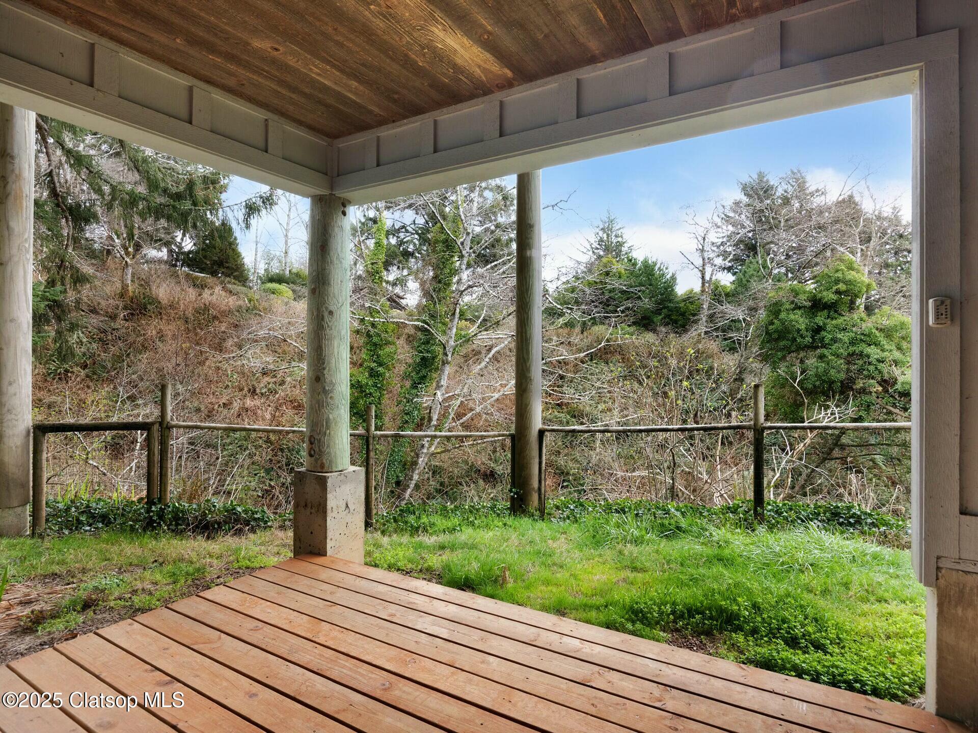 8435 Treasure Rocks Road Property Photo 36