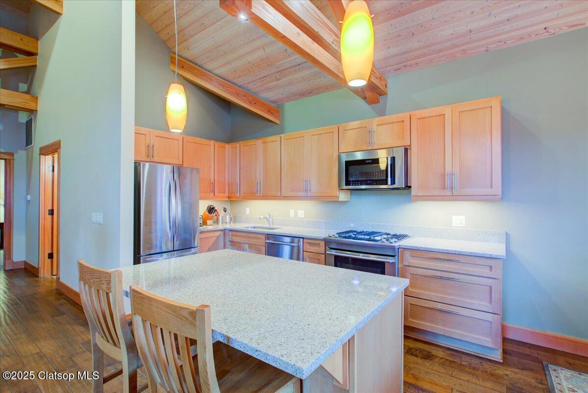 132 E Surfcrest Avenue Property Photo 6