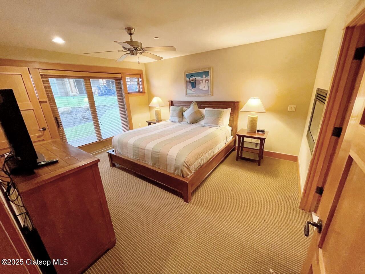 132 E Surfcrest Avenue Property Photo 8