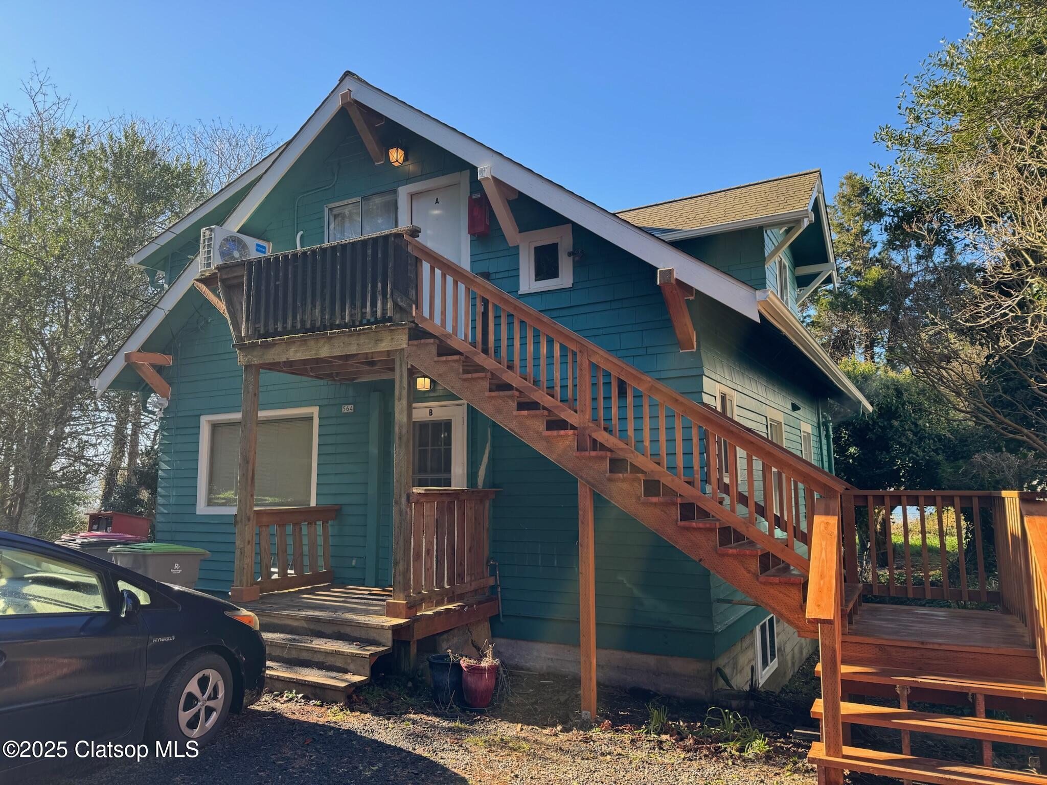 564 & 566 Alameda Property Photo 1
