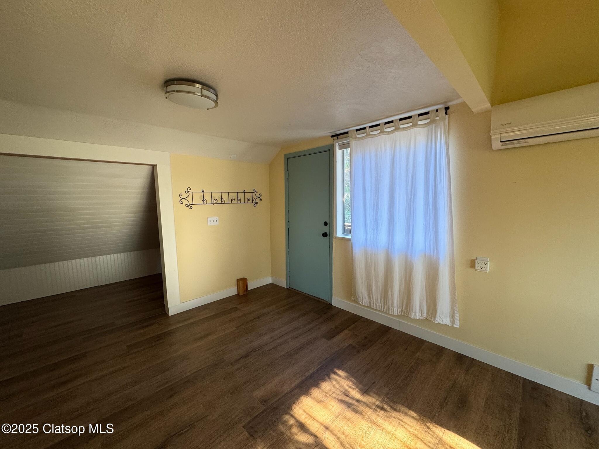 564 & 566 Alameda Property Photo 36