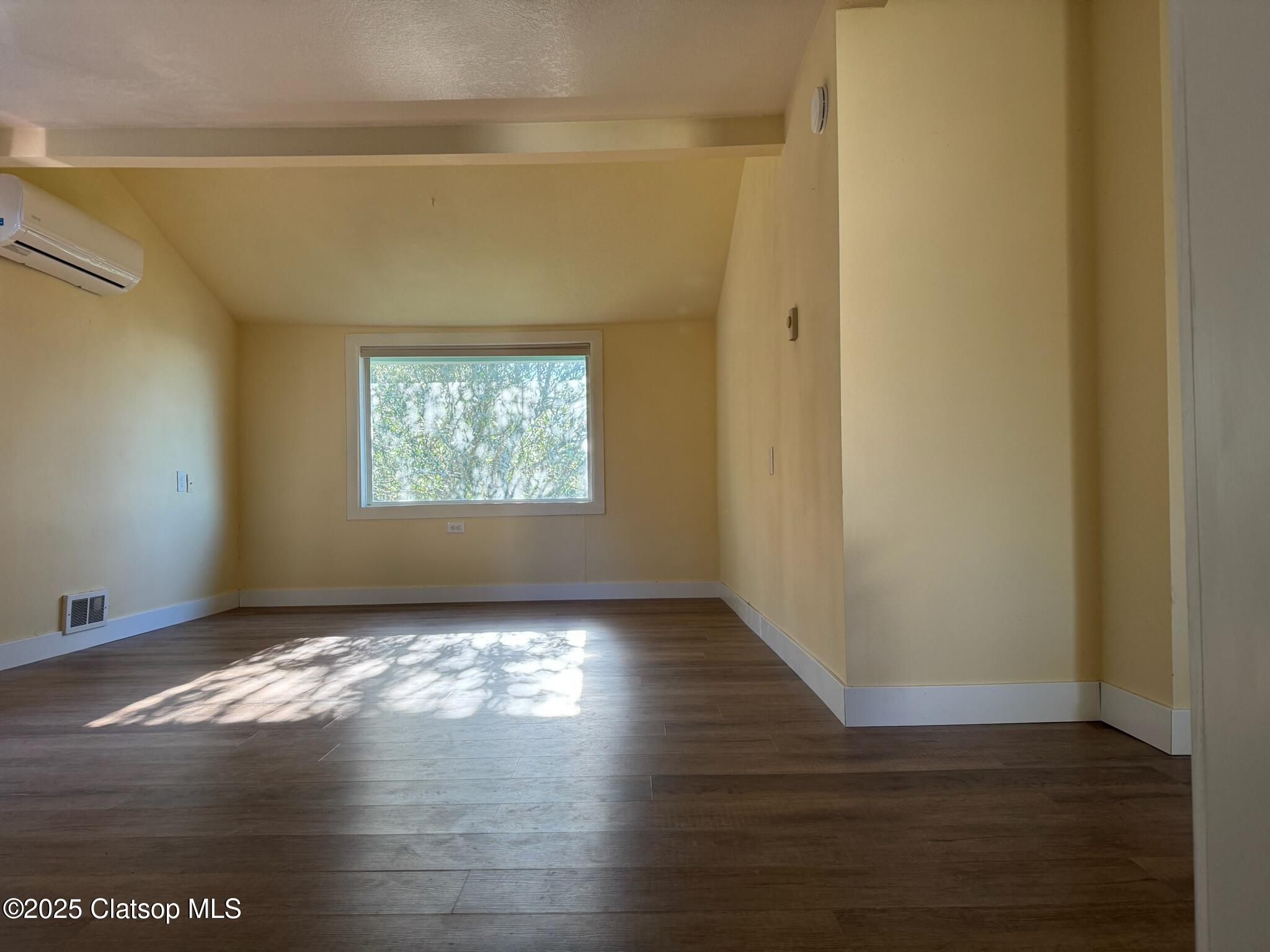 564 & 566 Alameda Property Photo 37