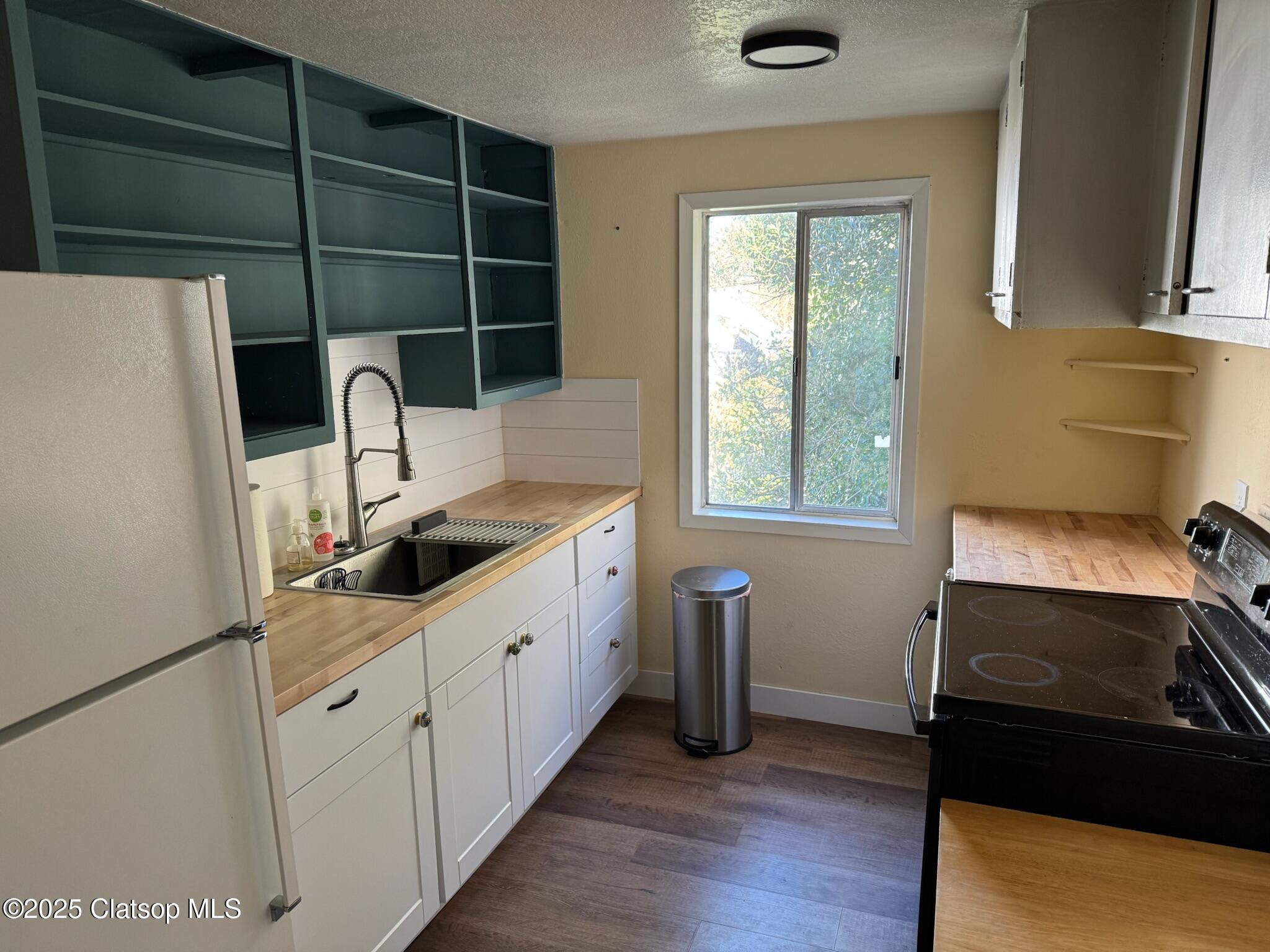 564 & 566 Alameda Property Photo 41