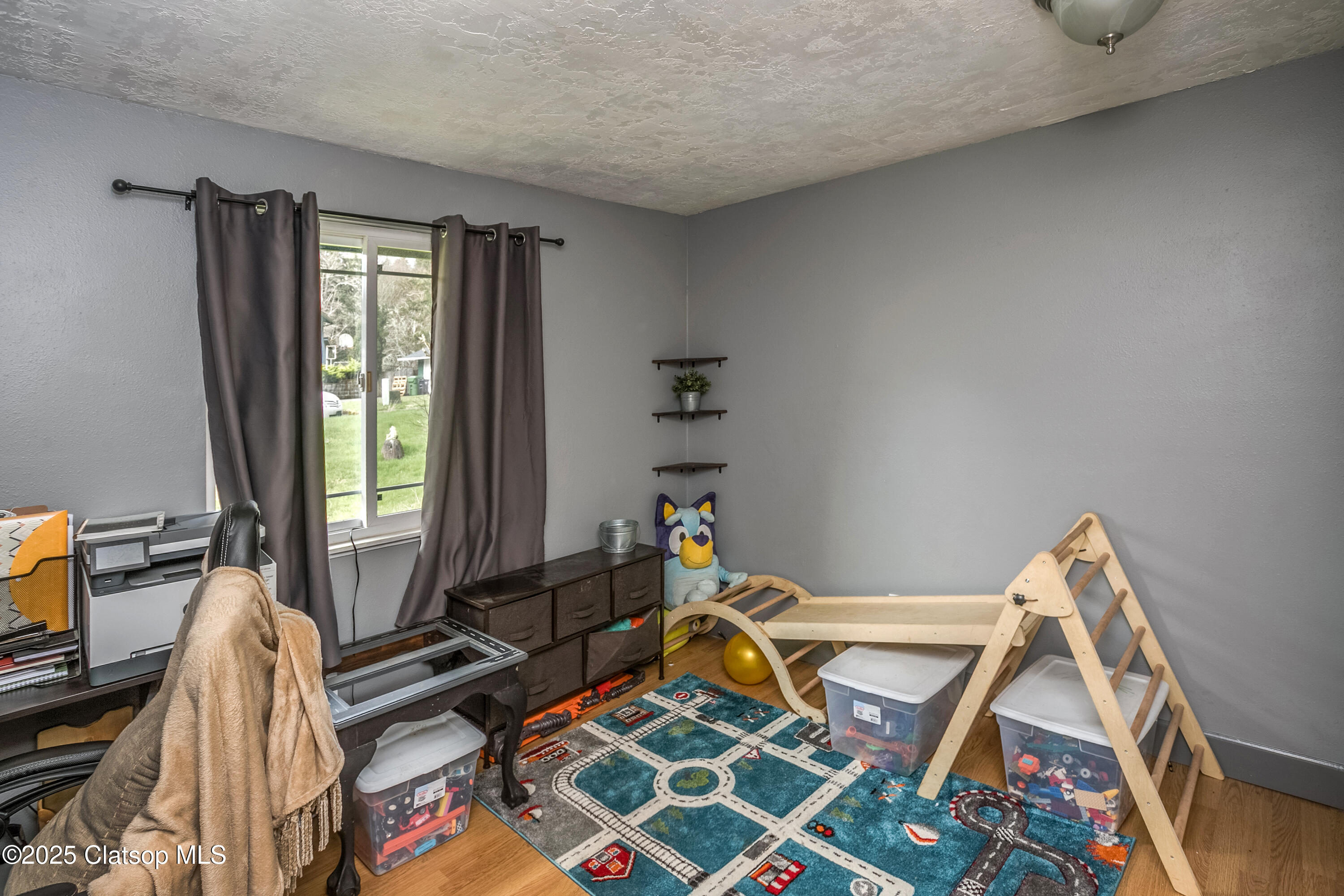 487 Sw Juniper Court Property Photo 14