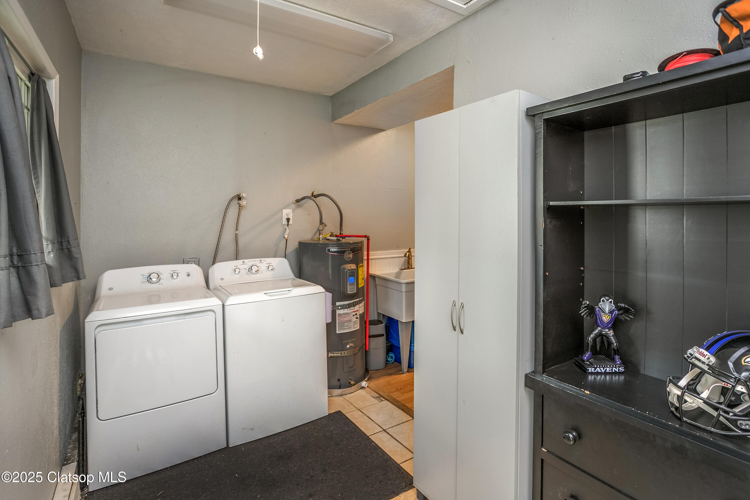 487 Sw Juniper Court Property Photo 15