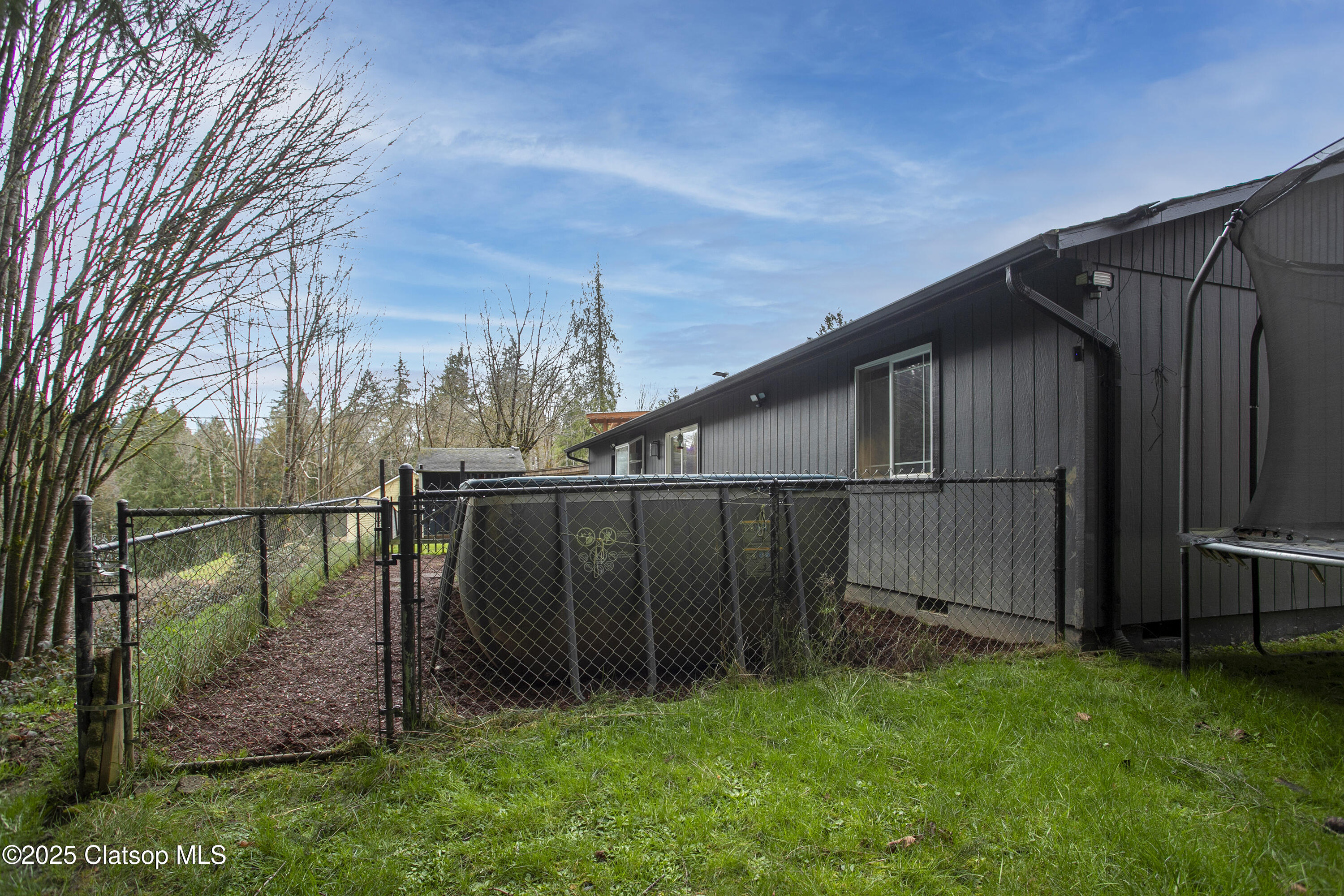 487 Sw Juniper Court Property Photo 17