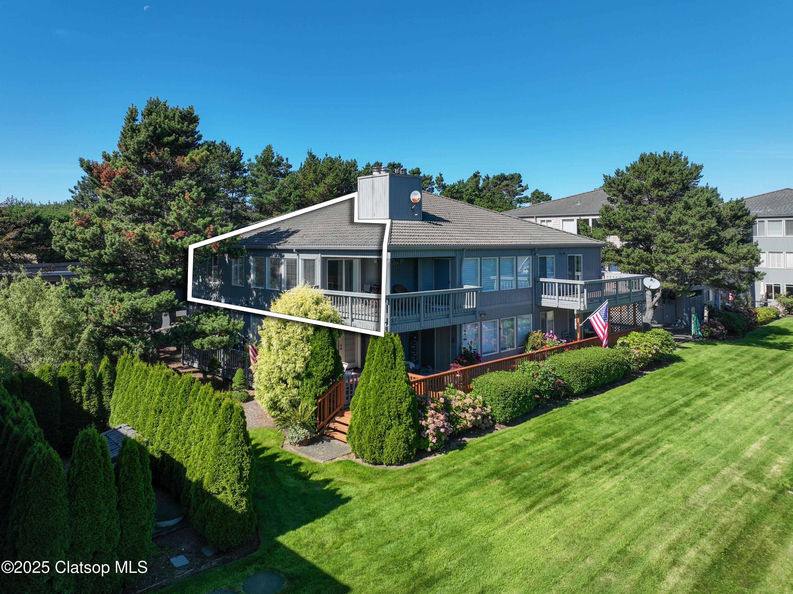 2017 Club House Condo Property Photo 1