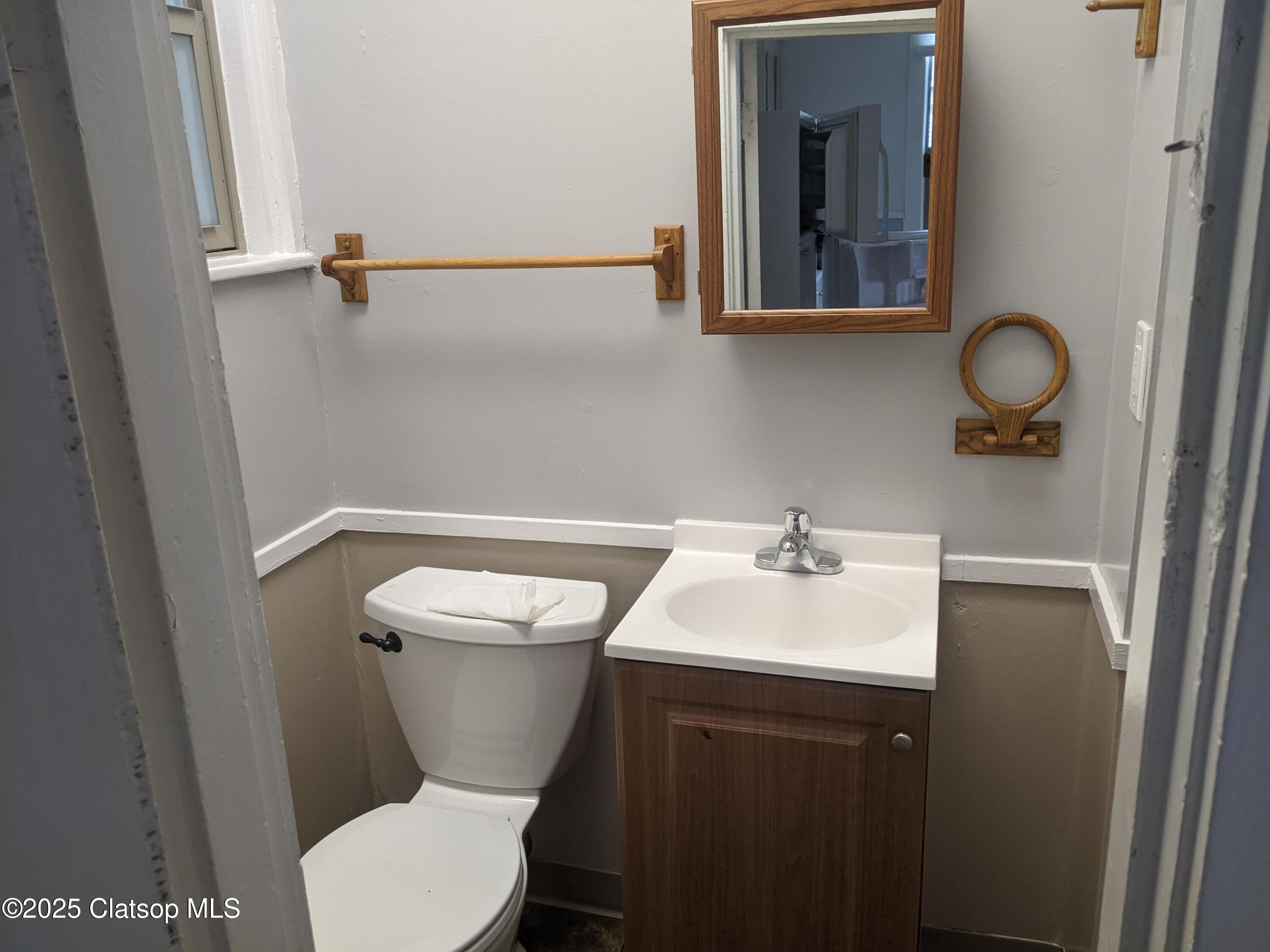 315 W Marine Drive Property Photo 4