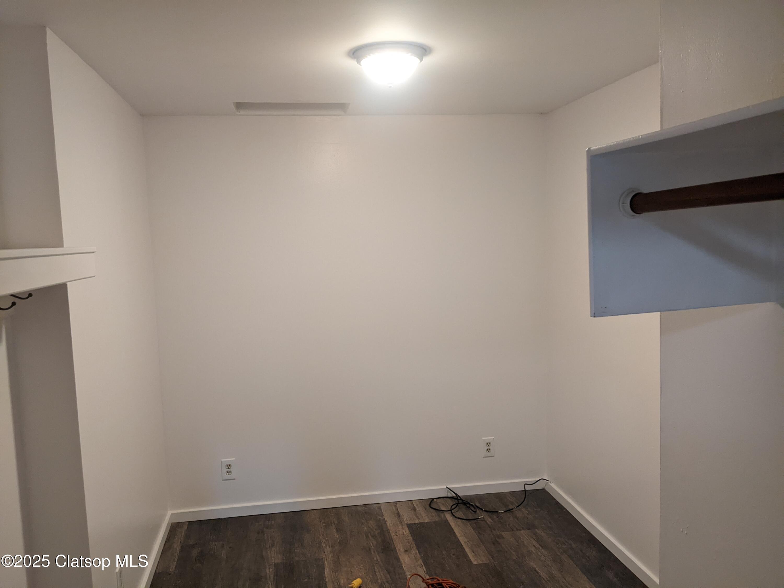315 W Marine Drive Property Photo 8