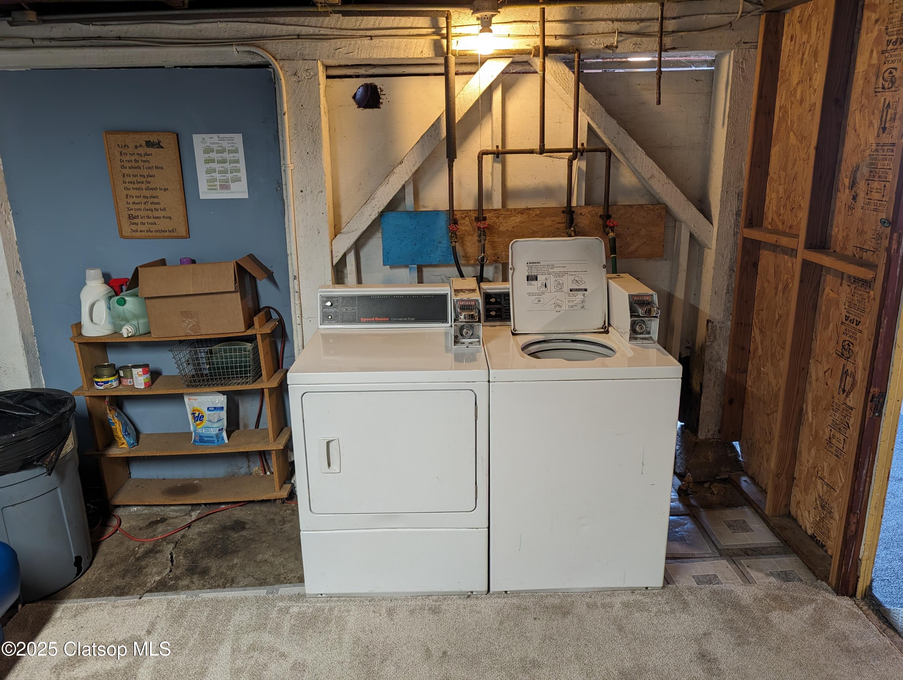 315 W Marine Drive Property Photo 9