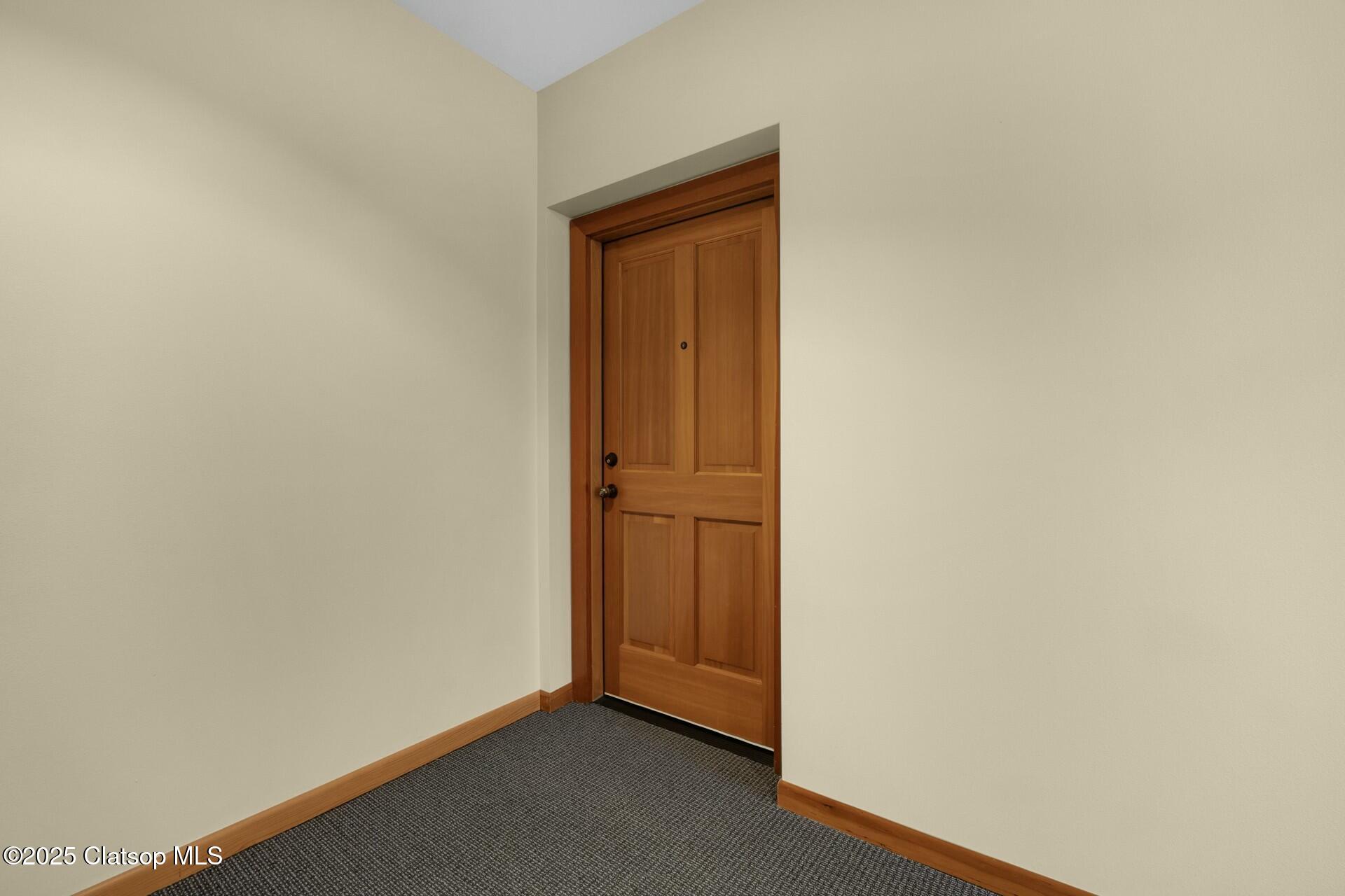 123 S Hemlock Street Property Photo 10