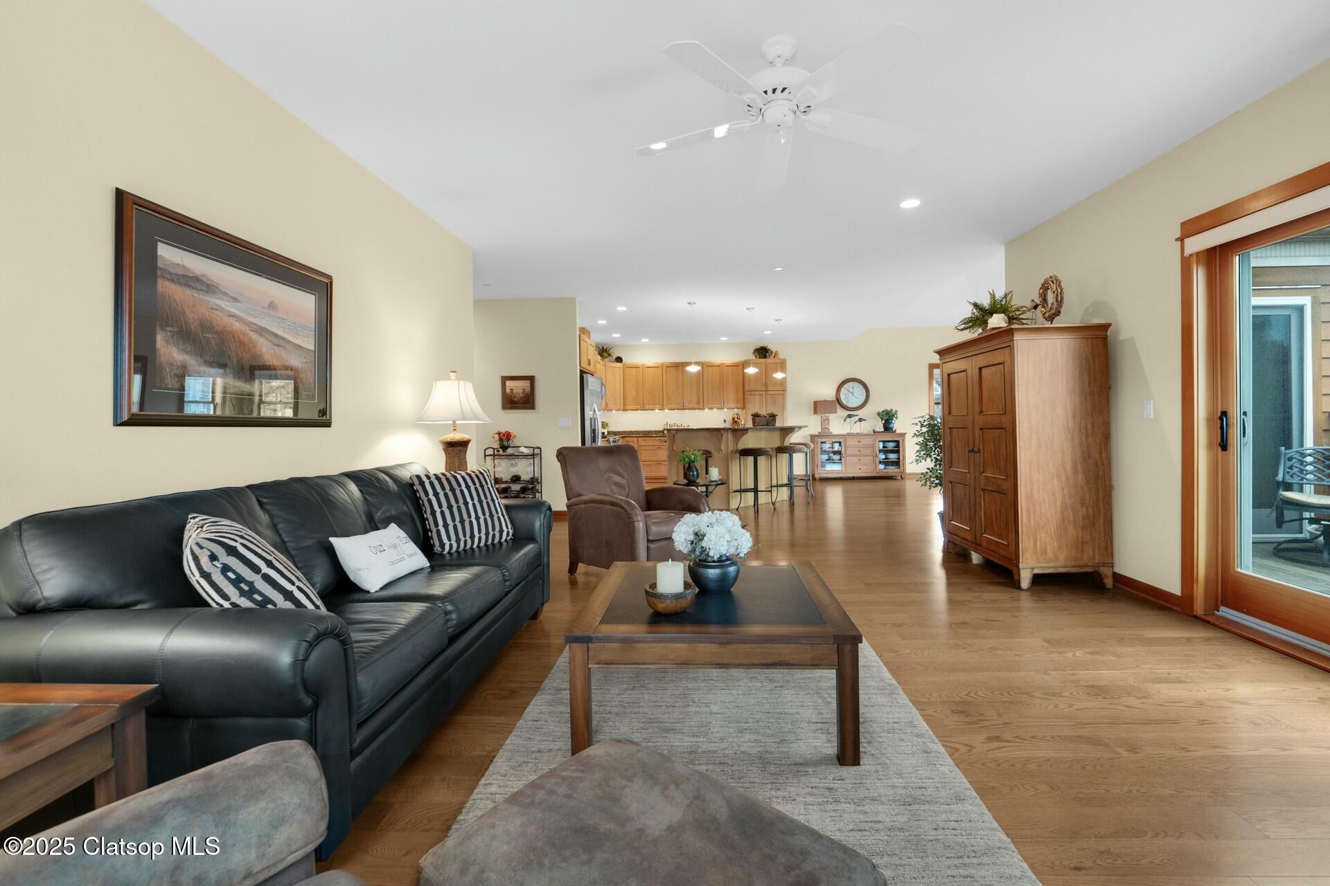 123 S Hemlock Street Property Photo 17