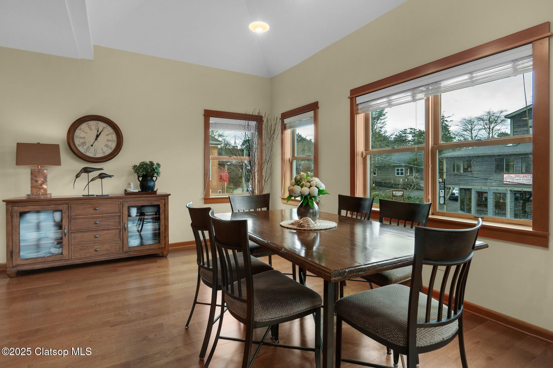 123 S Hemlock Street Property Photo 26