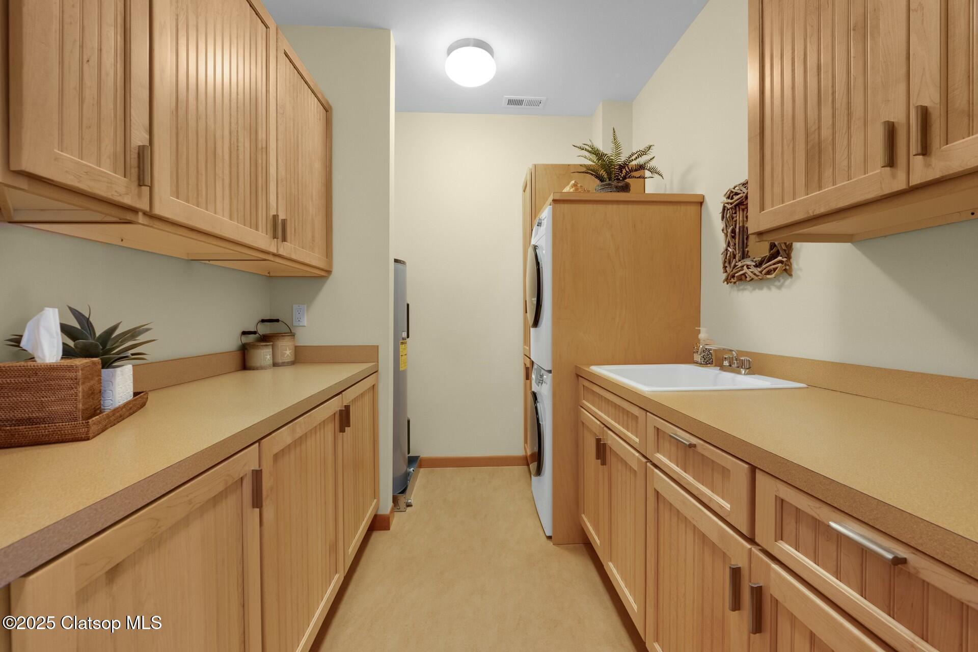 123 S Hemlock Street Property Photo 40