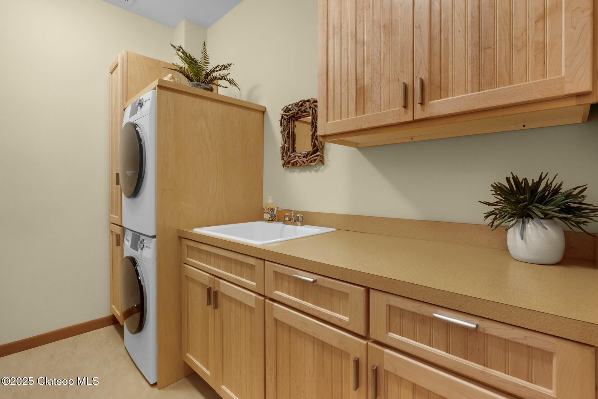 123 S Hemlock Street Property Photo 41
