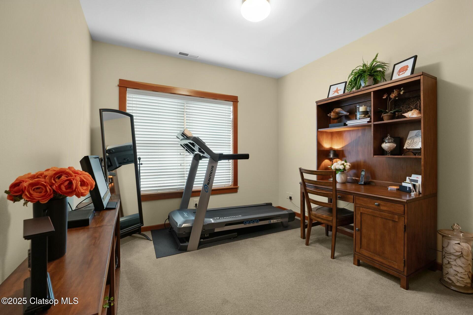 123 S Hemlock Street Property Photo 46