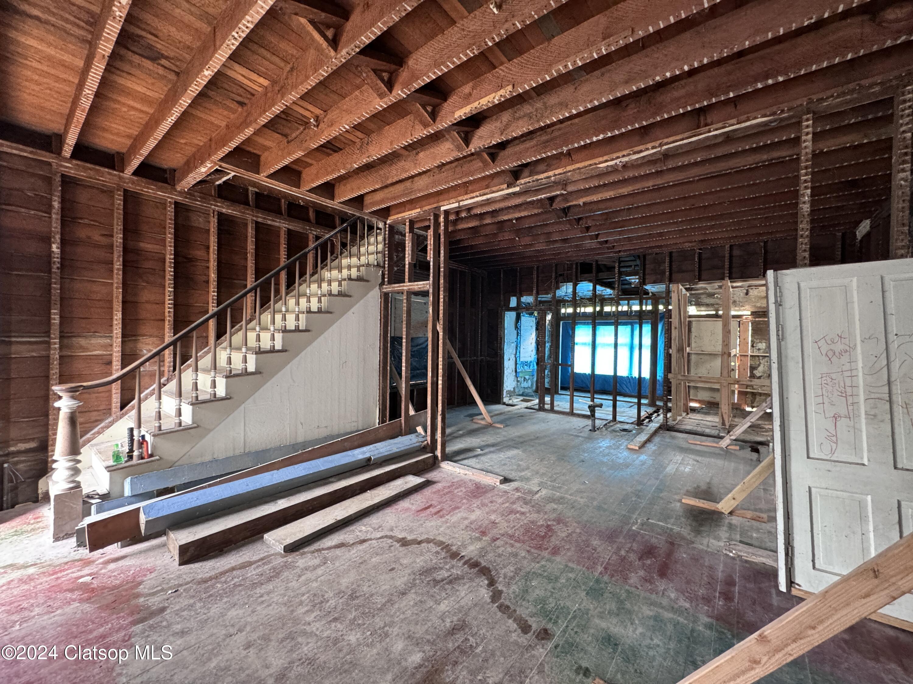 1731 Franklin Avenue Property Photo 4