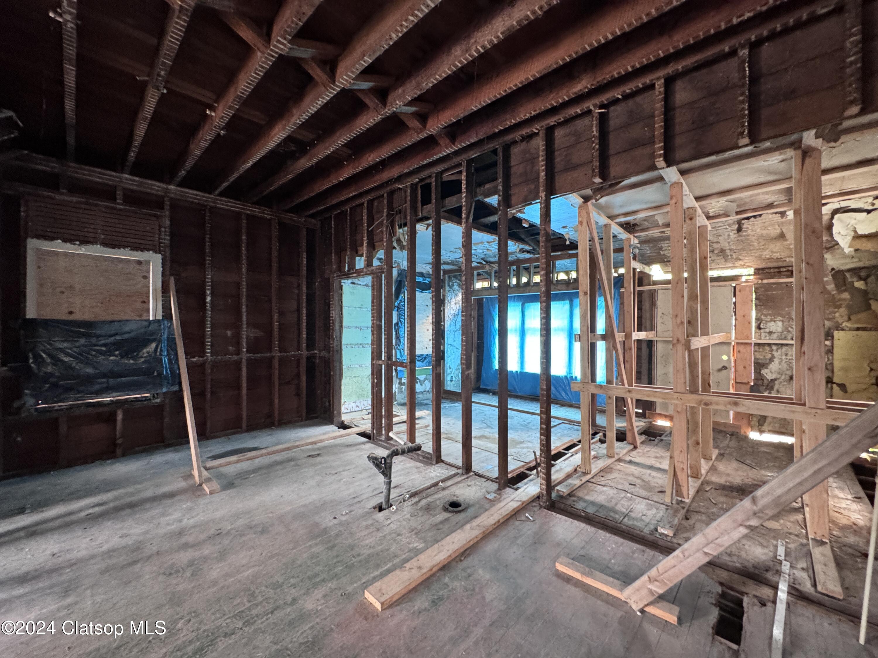 1731 Franklin Avenue Property Photo 6