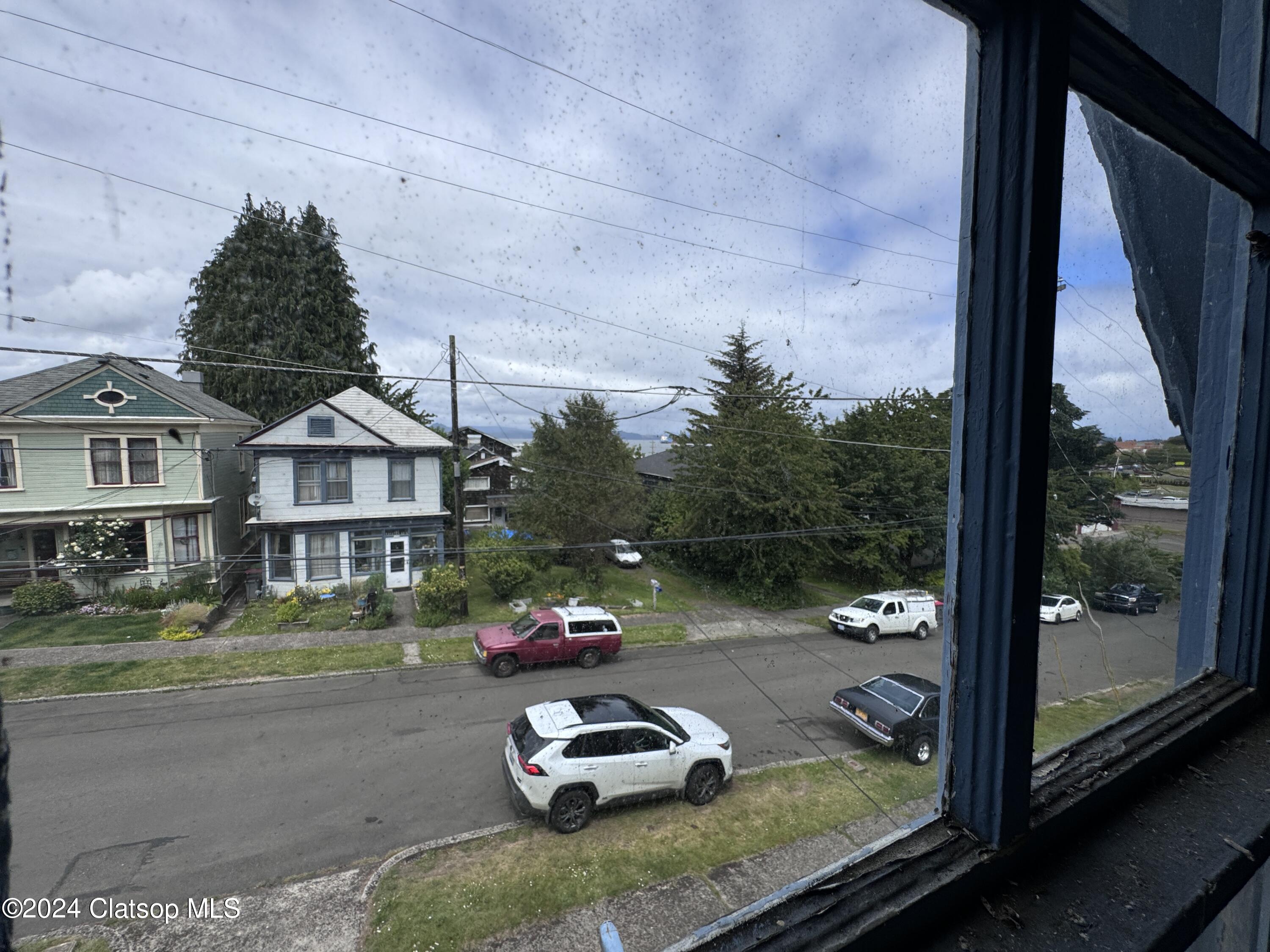 1731 Franklin Avenue Property Photo 9