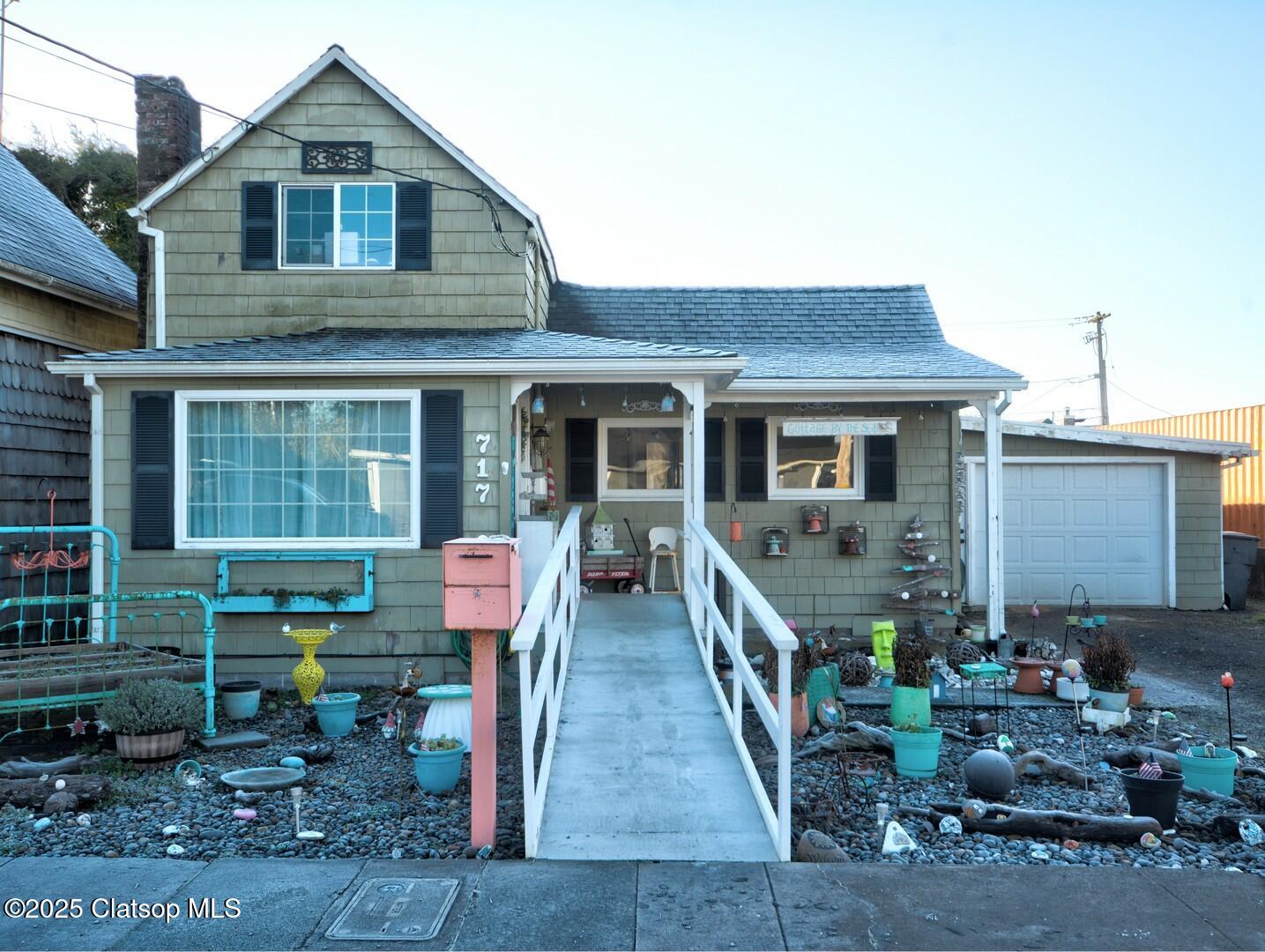 717 12th Avenue Property Photo 1