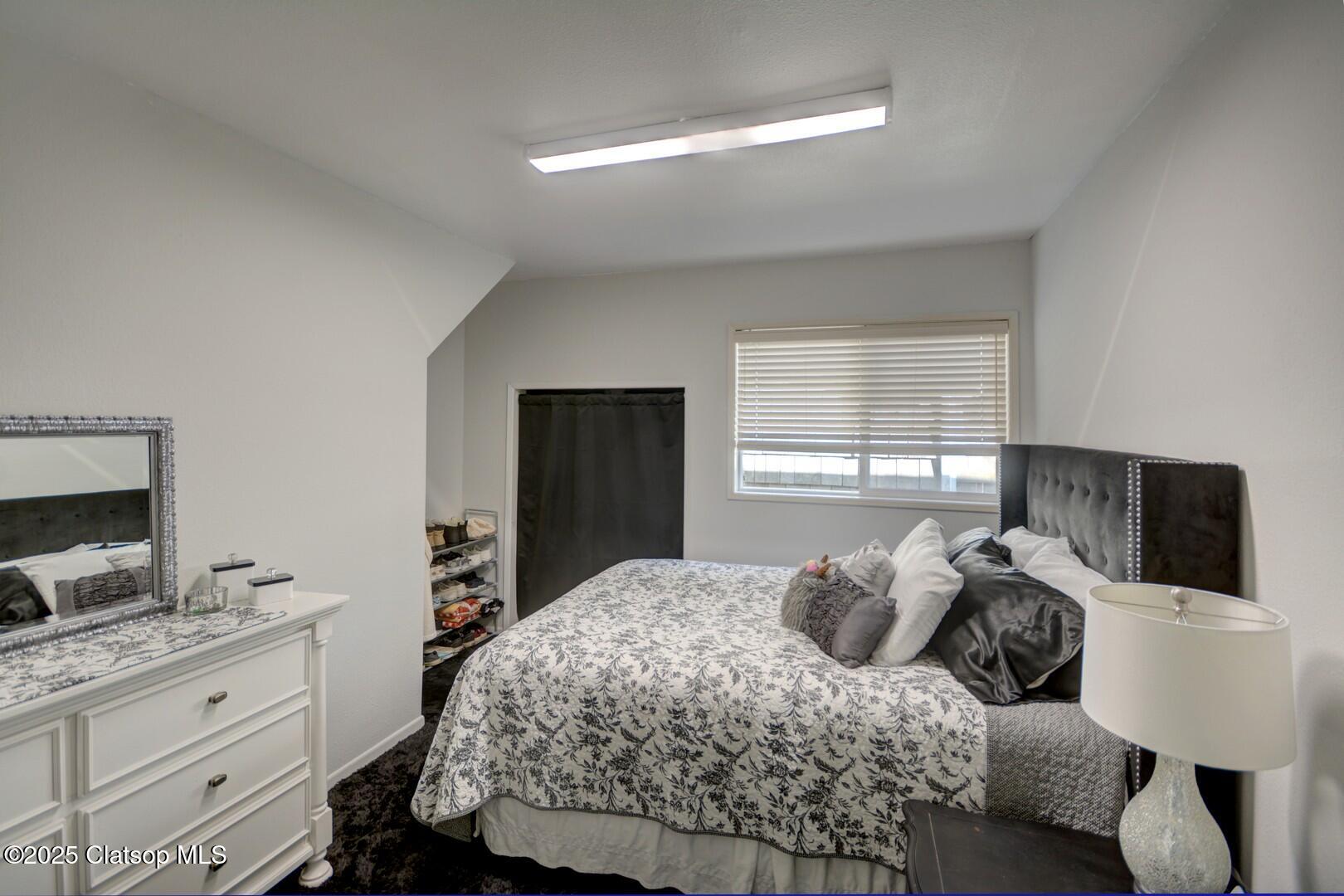 717 12th Avenue Property Photo 10