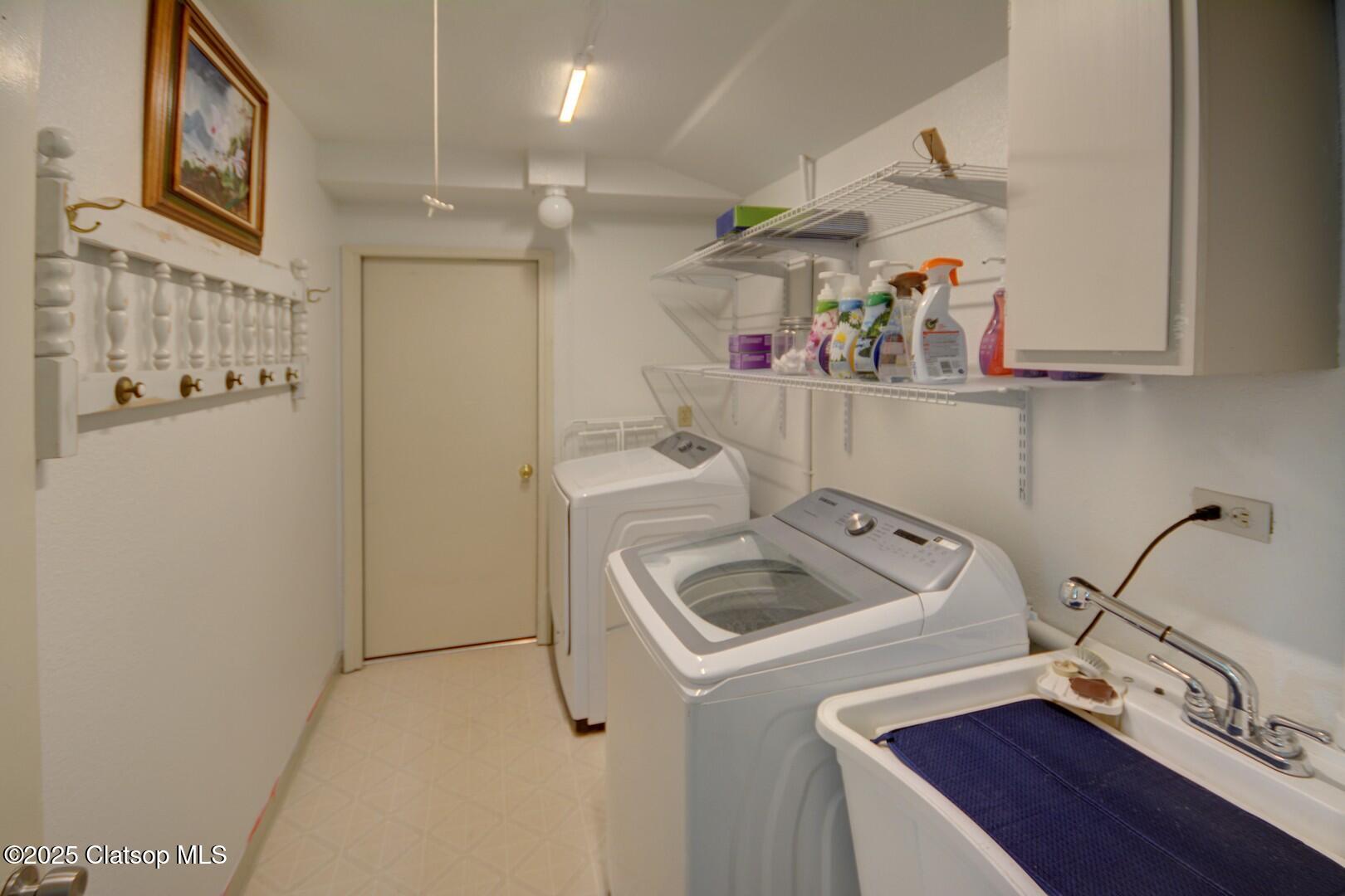 717 12th Avenue Property Photo 14