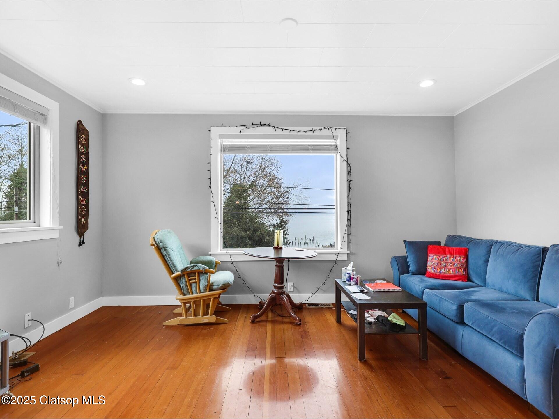 41 W Bond Street Property Photo 7
