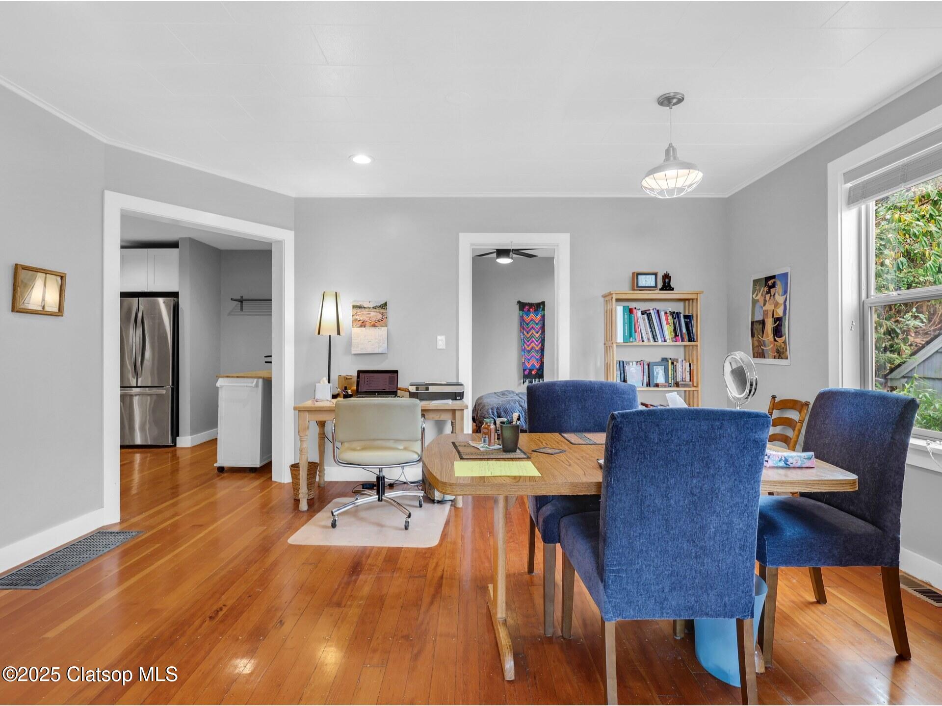 41 W Bond Street Property Photo 11