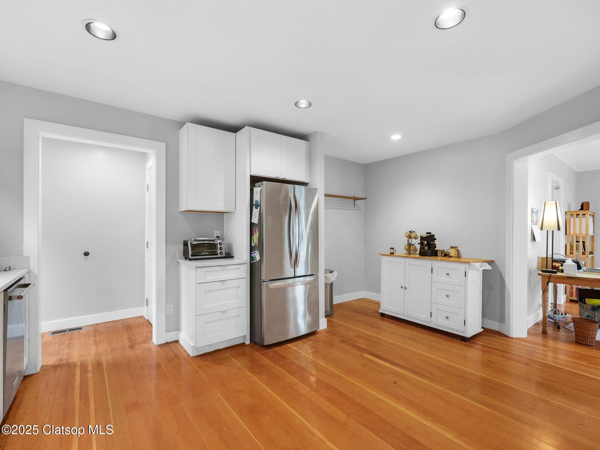 41 W Bond Street Property Photo 13