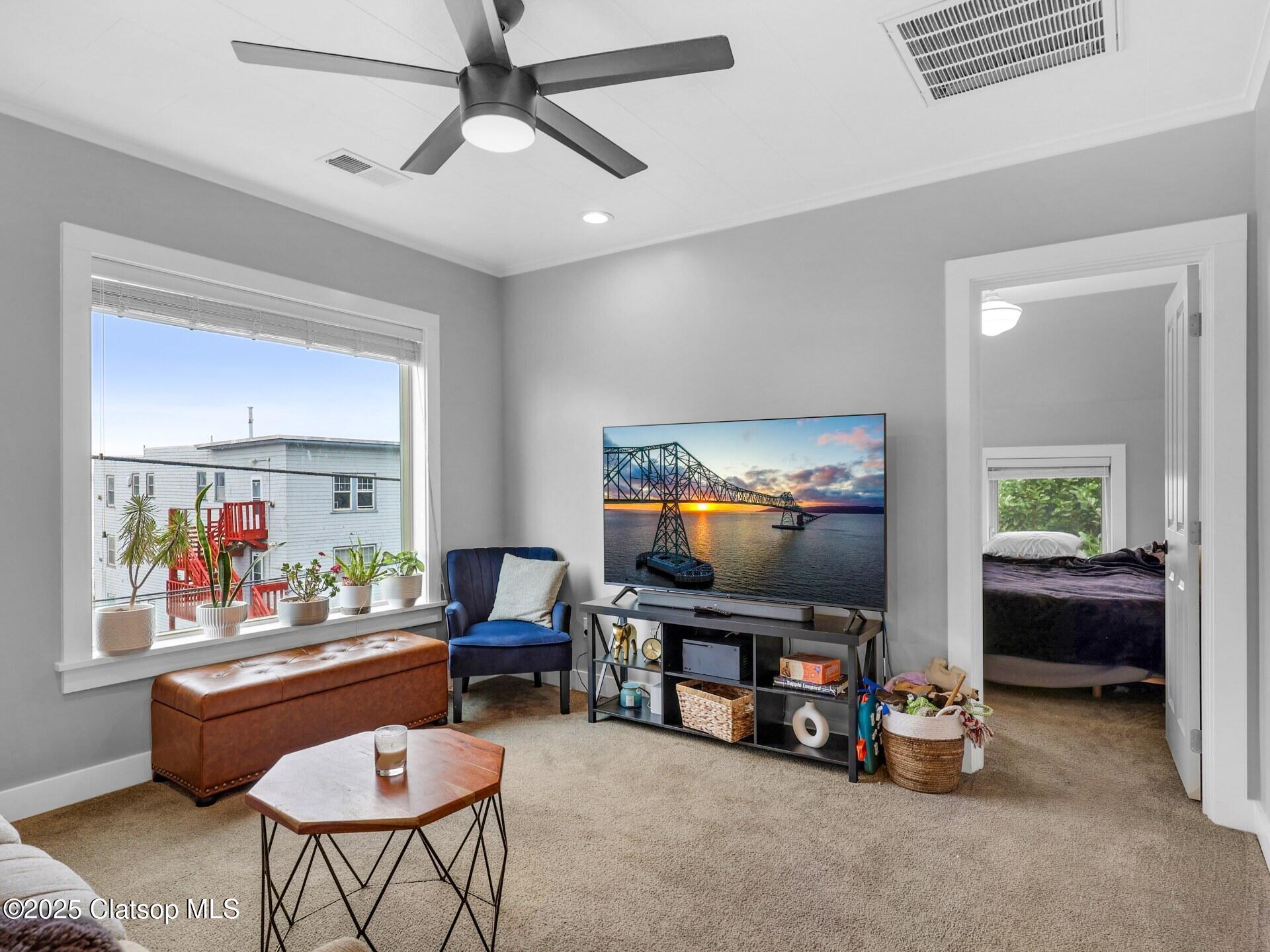 41 W Bond Street Property Photo 20