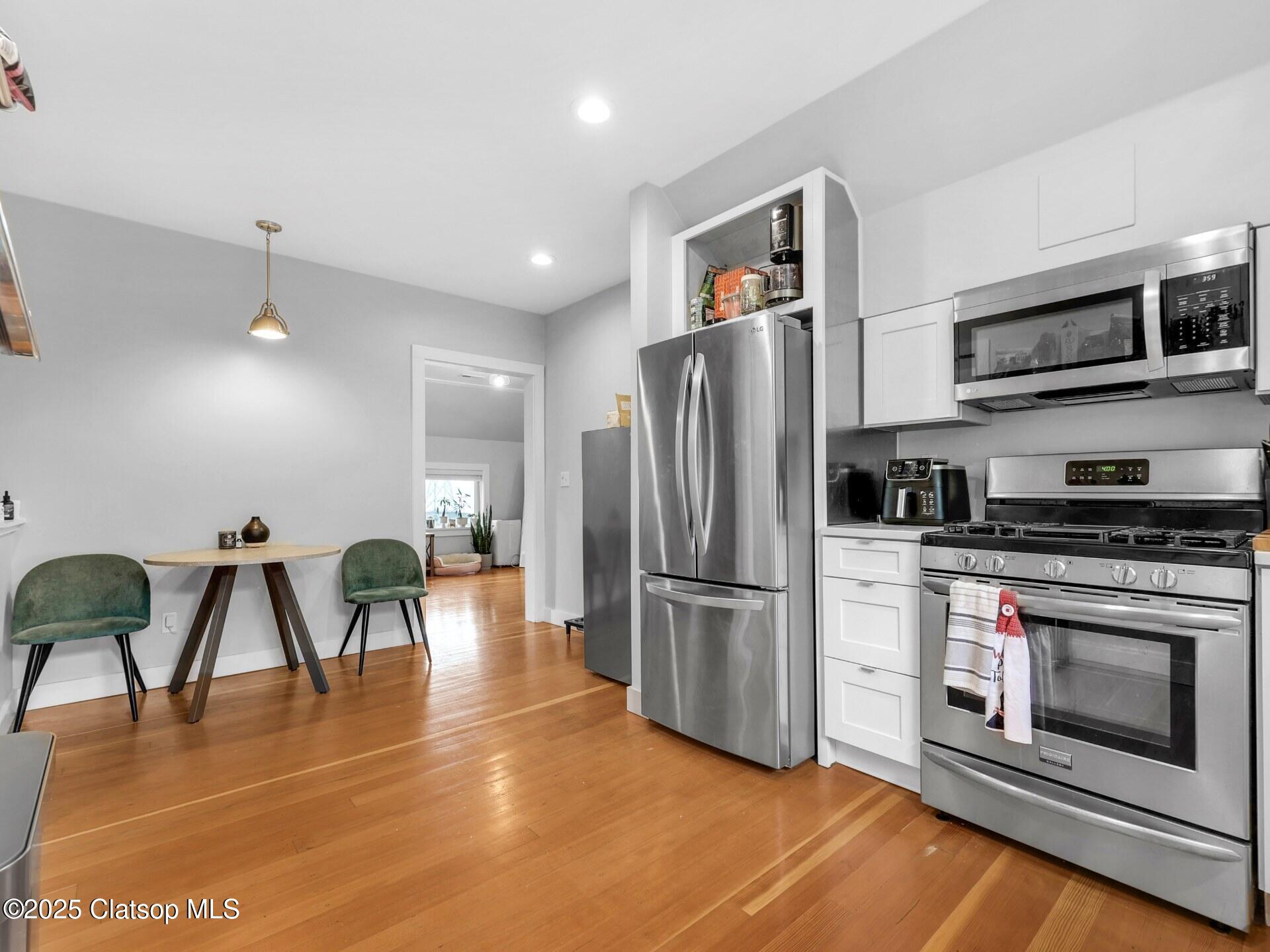 41 W Bond Street Property Photo 24