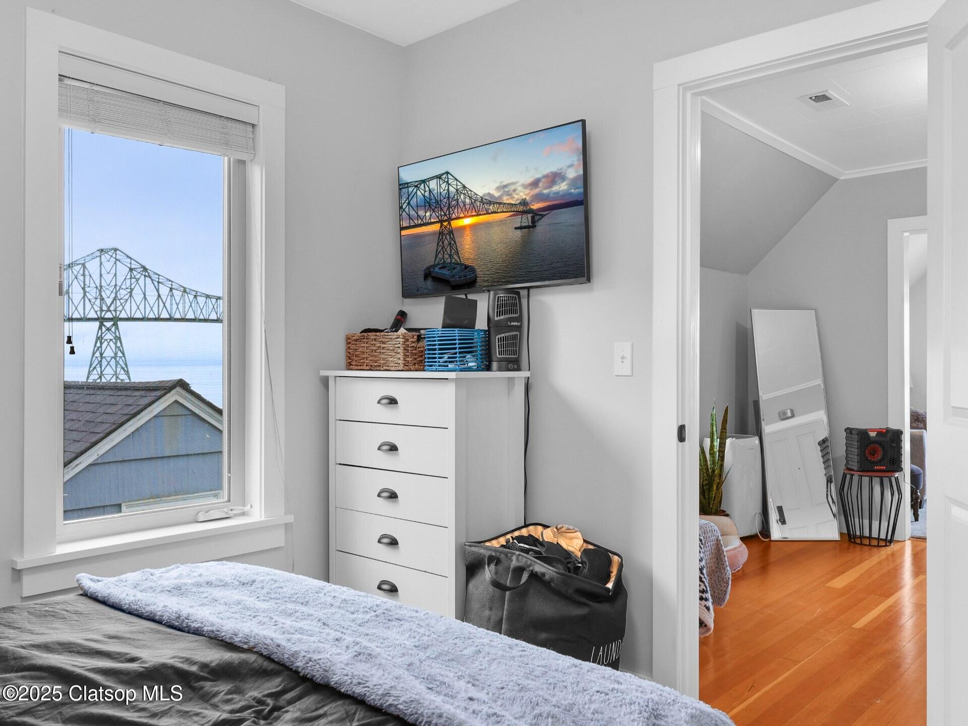 41 W Bond Street Property Photo 29