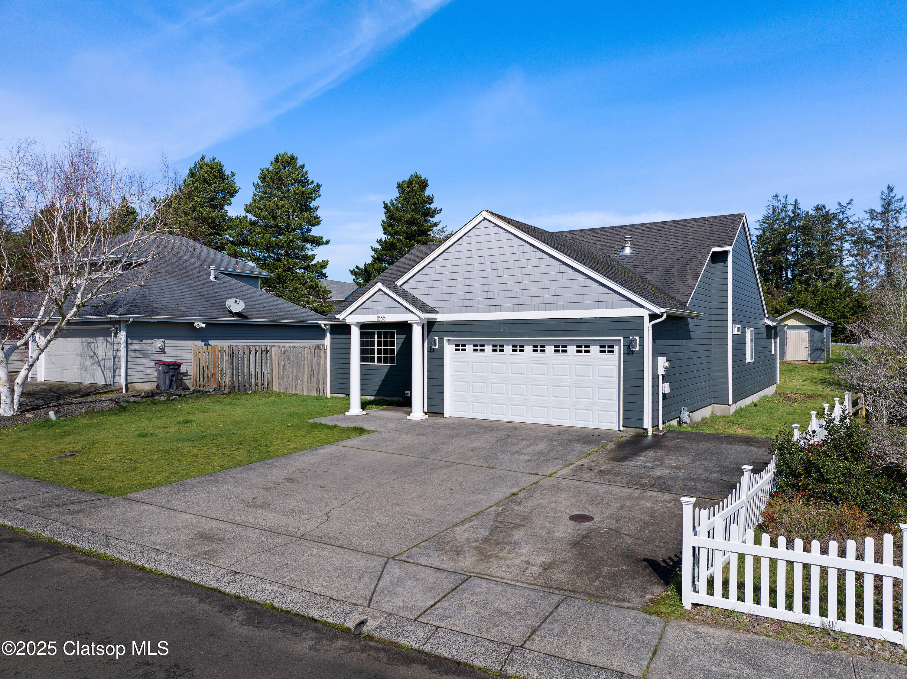 1565 8th Avenue Property Photo 3