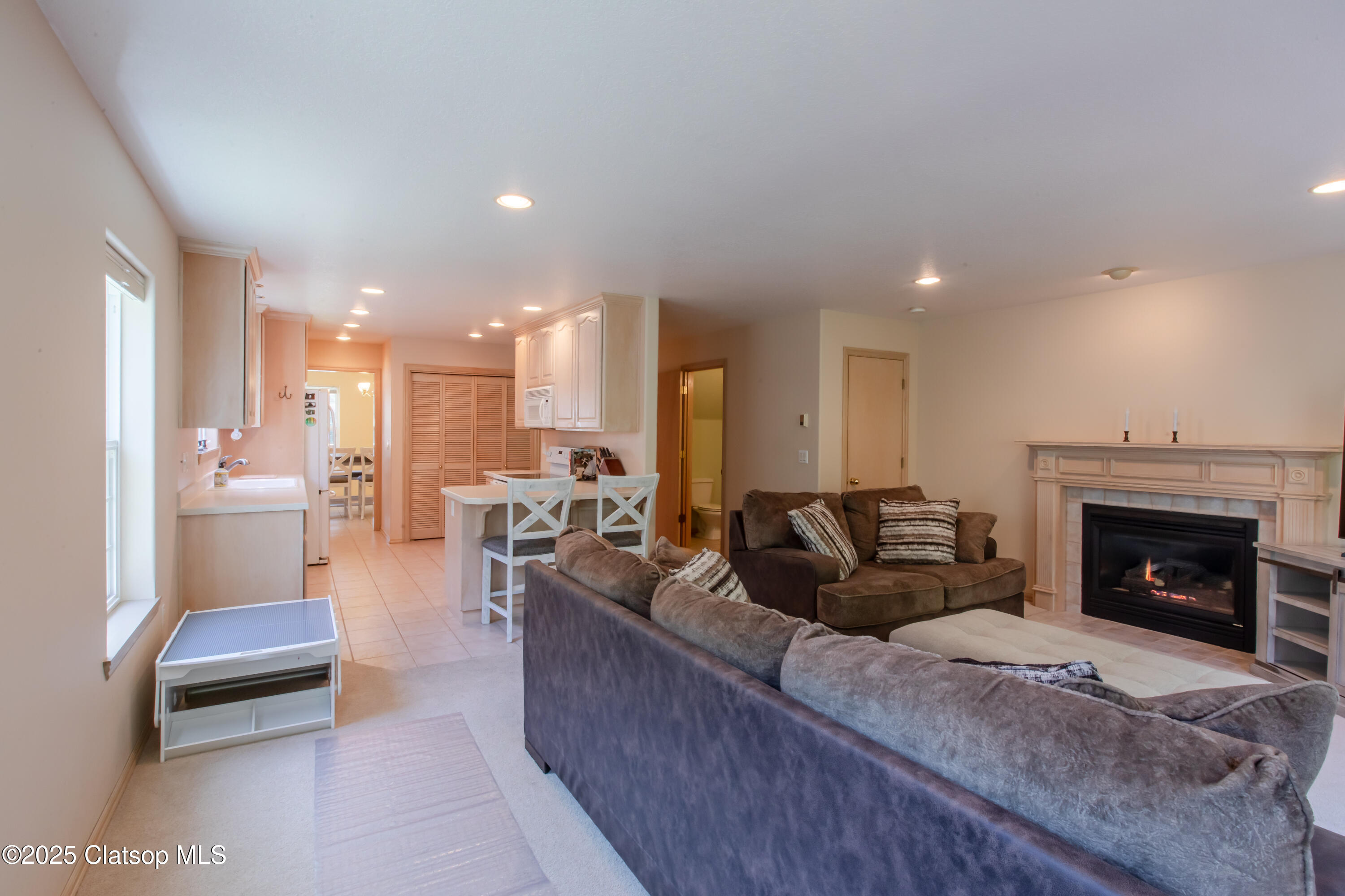 1255 Jeffrey Drive Property Photo 8