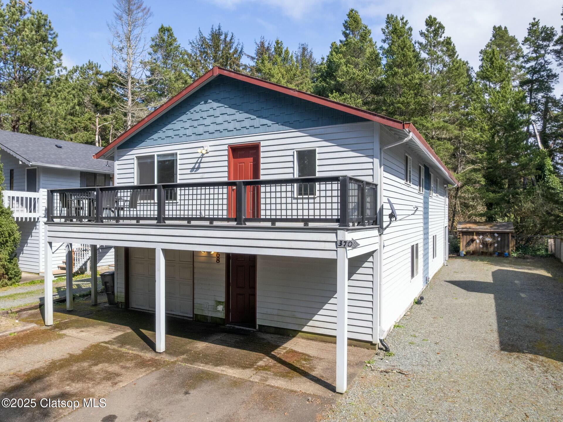 368-370 4th Place Property Photo