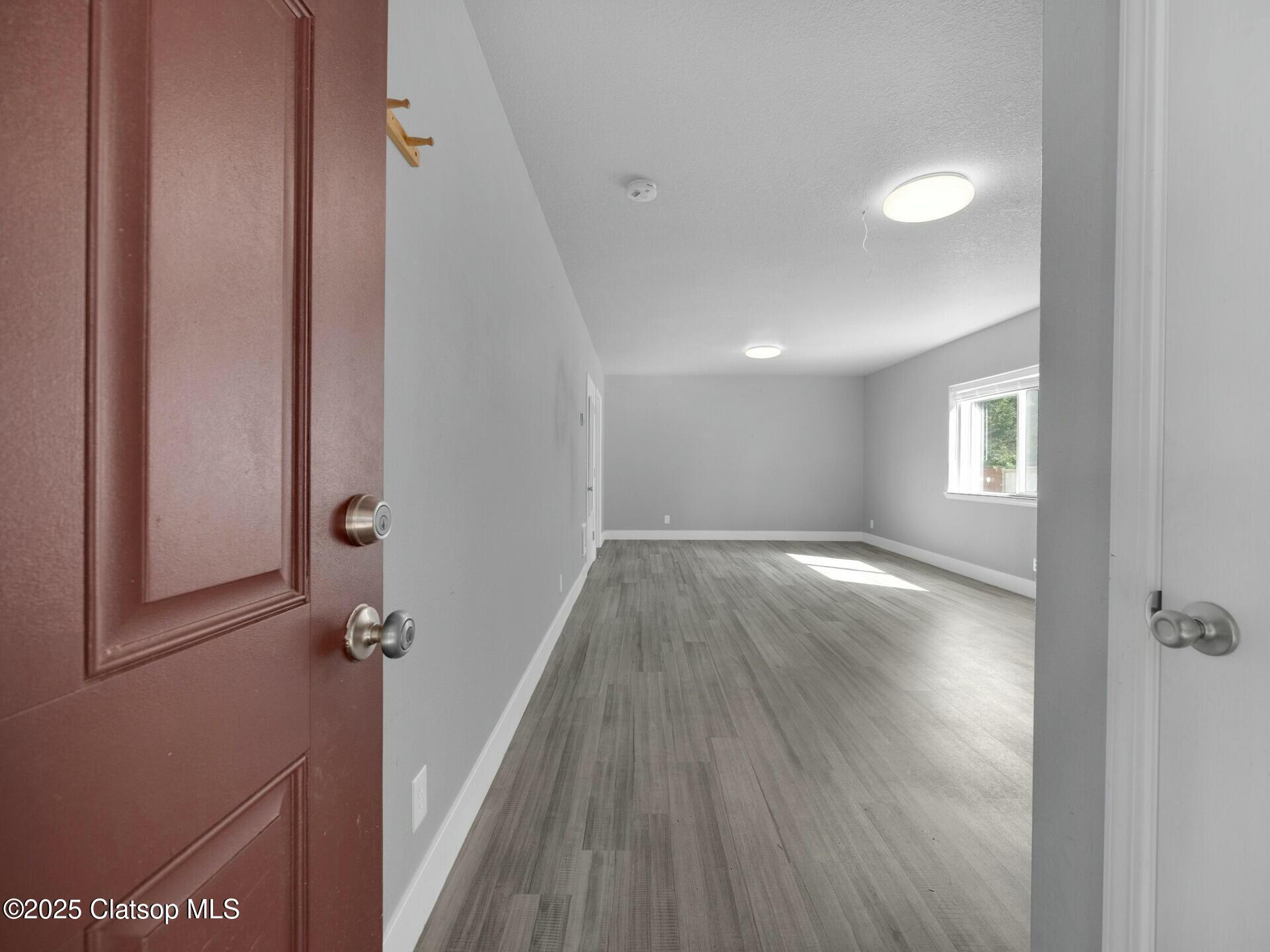 368-370 4th Place Property Photo 2