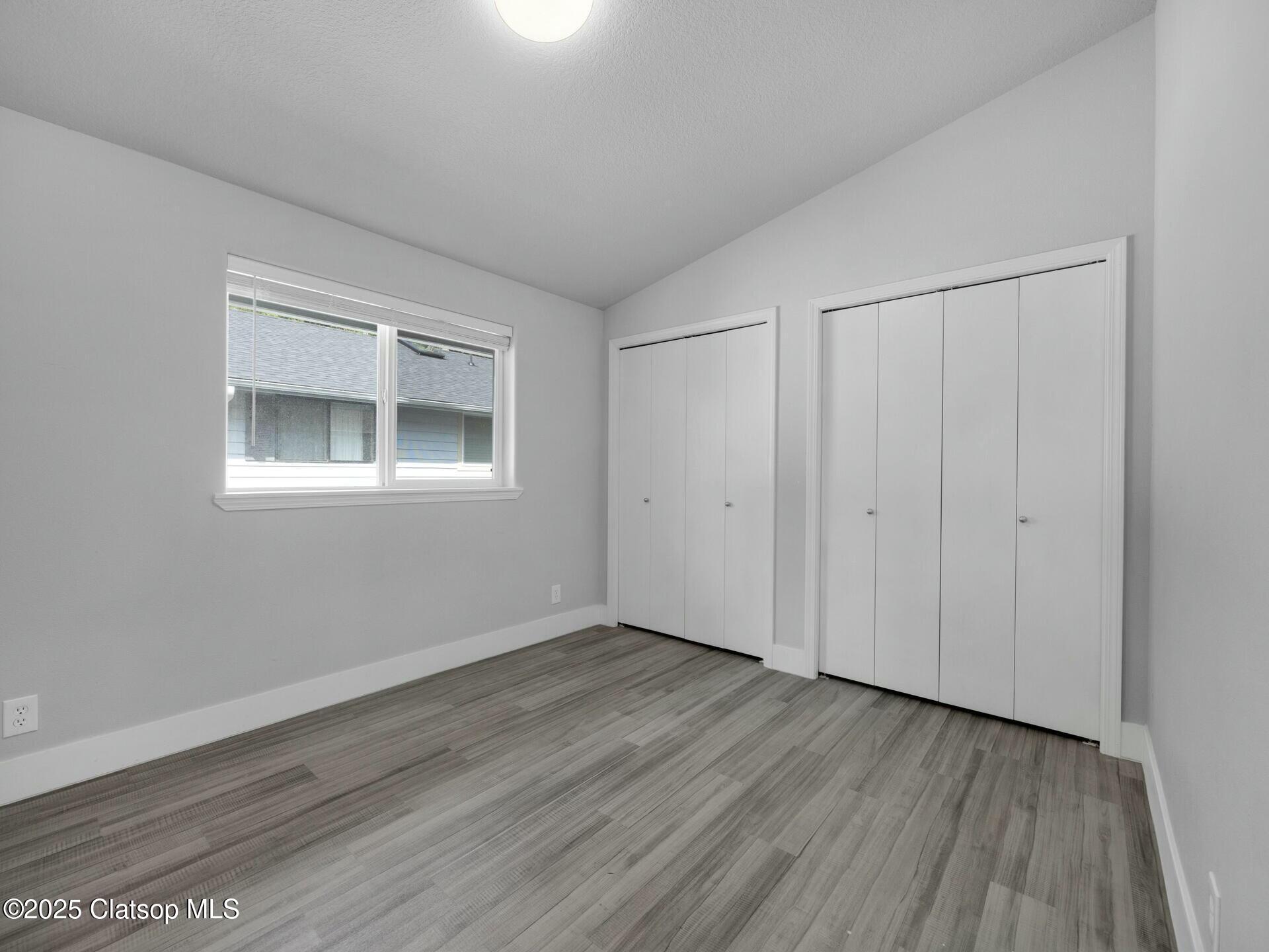 368-370 4th Place Property Photo 10
