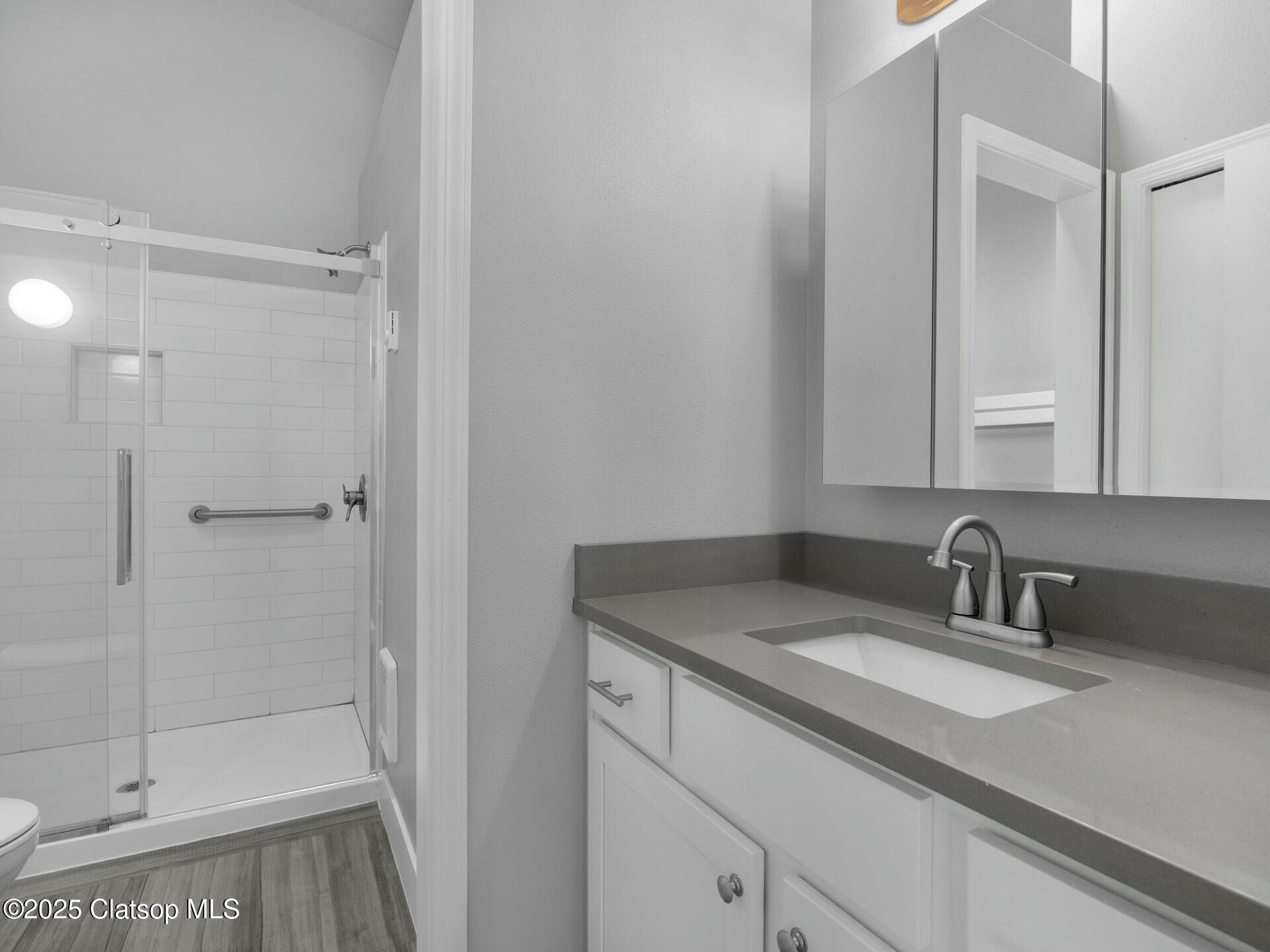368-370 4th Place Property Photo 11
