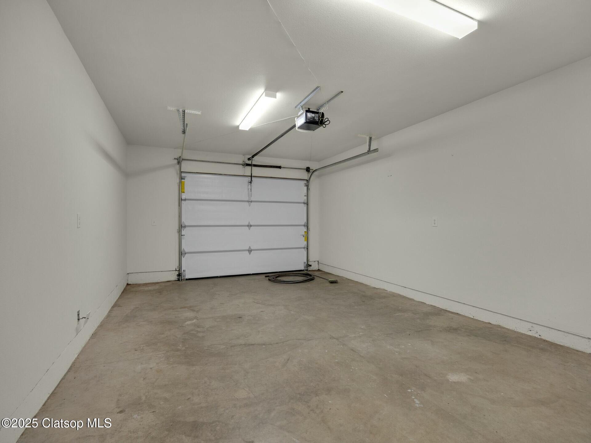 368-370 4th Place Property Photo 16