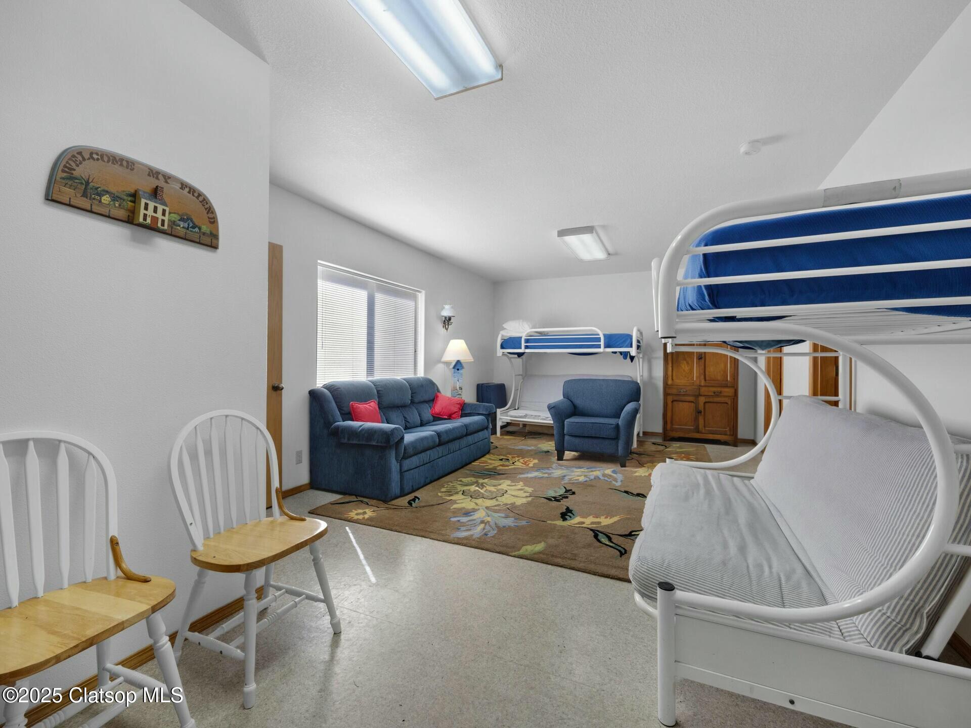 368-370 4th Place Property Photo 17